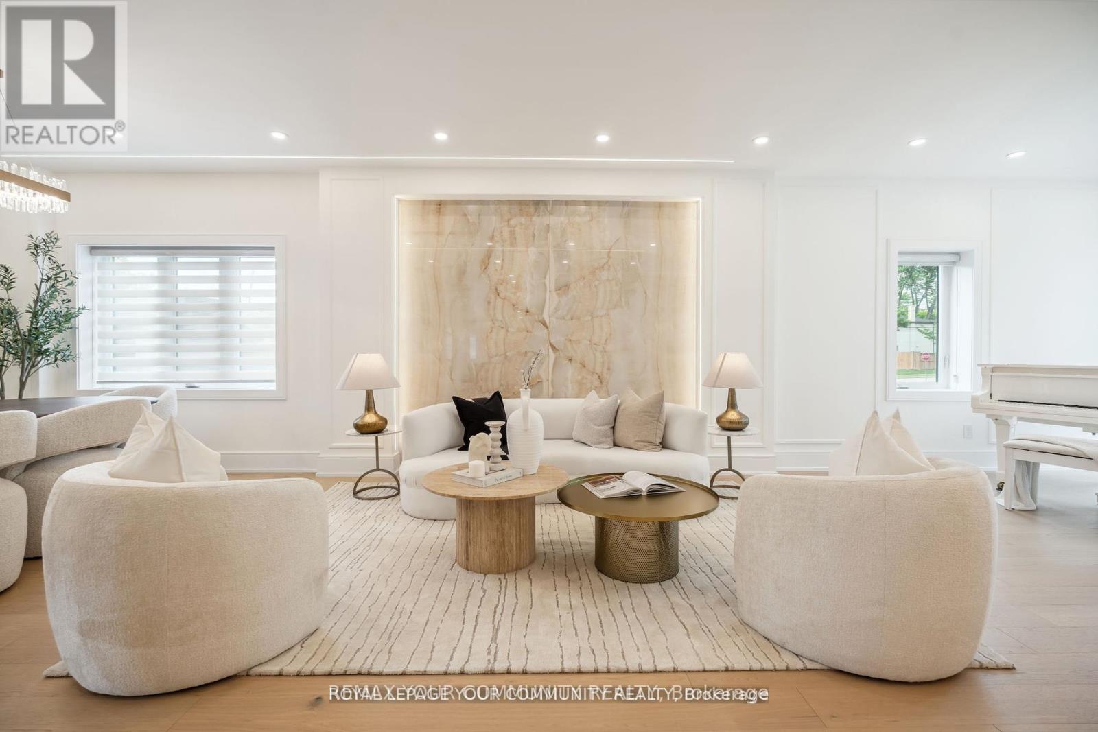 14 Ranwood Drive, Toronto, Ontario  M9N 3E9 - Photo 10 - W12760756