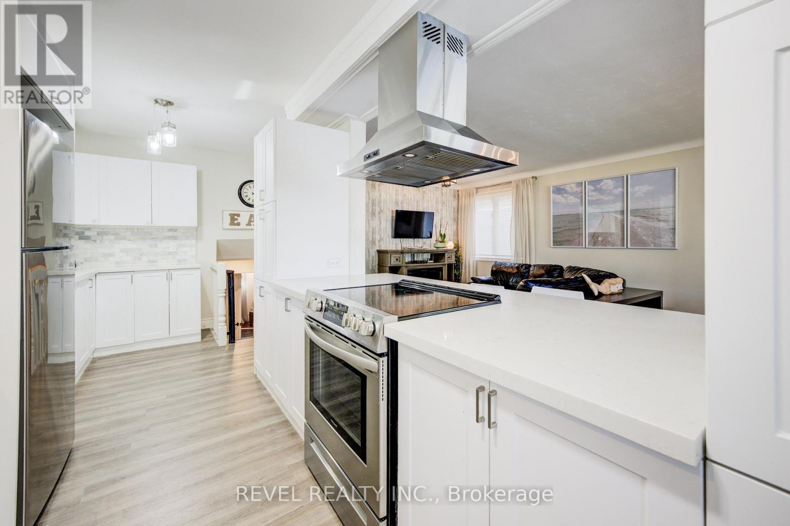 4 Jill Court, St. Catharines (Rykert/vansickle), Ontario  L2S 1A6 - Photo 9 - X12541086