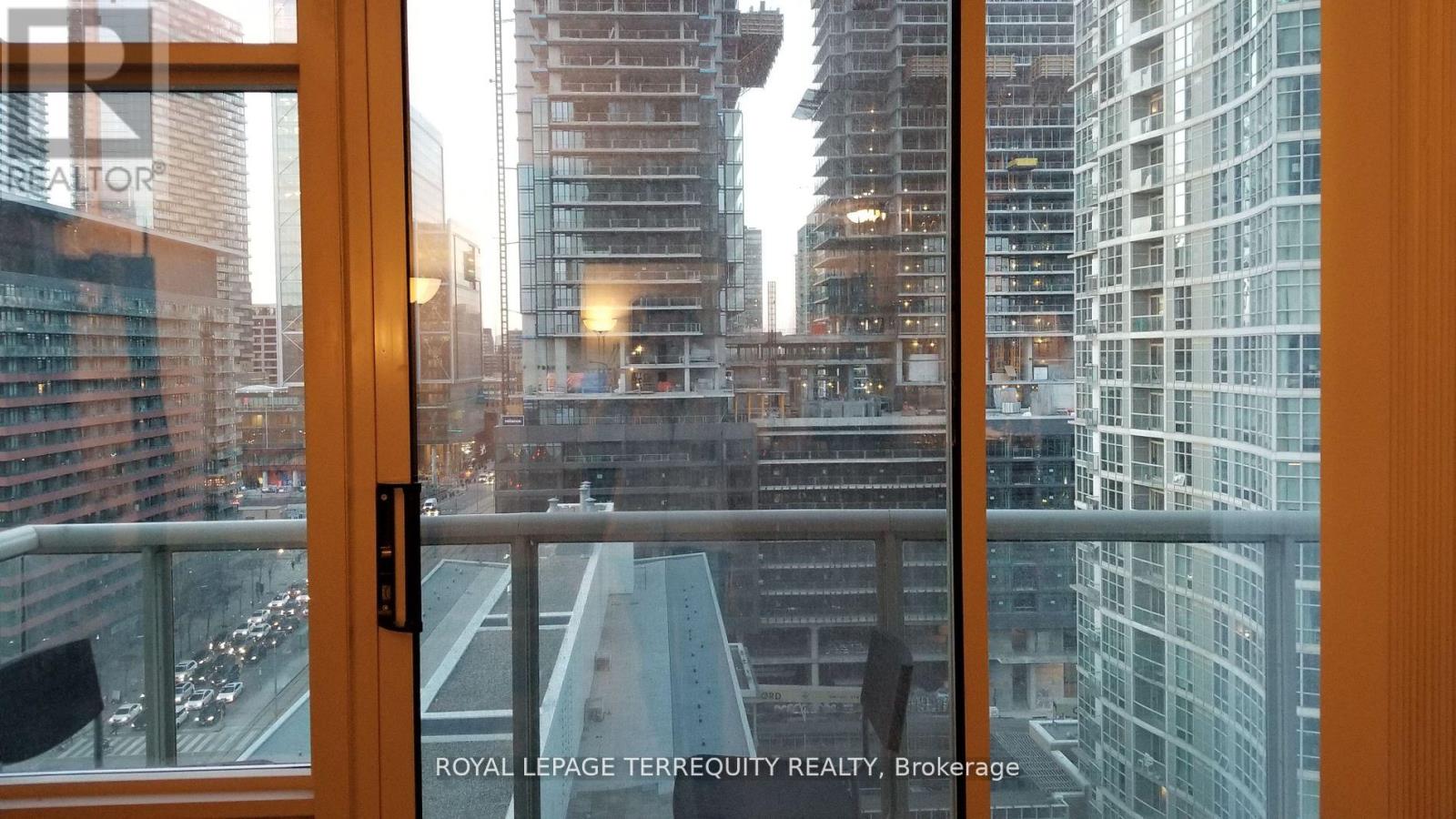 1805 - 35 Mariner Terrace, Toronto (Waterfront Communities), Ontario  M5V 3V9 - Photo 10 - C12760788