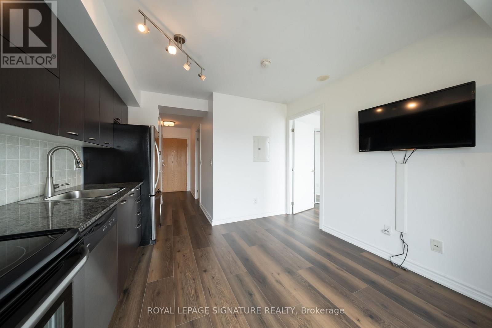 1909 - 38 Joe Shuster Way, Toronto, Ontario  M6K 0A5 - Photo 13 - C12760806