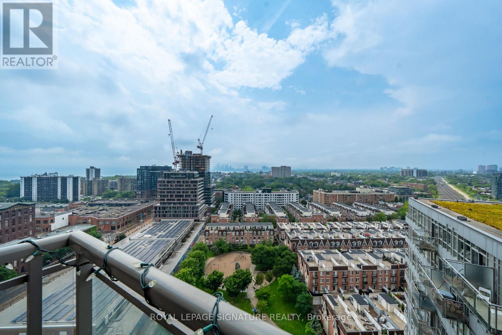 1909 - 38 Joe Shuster Way, Toronto, Ontario  M6K 0A5 - Photo 9 - C12760806