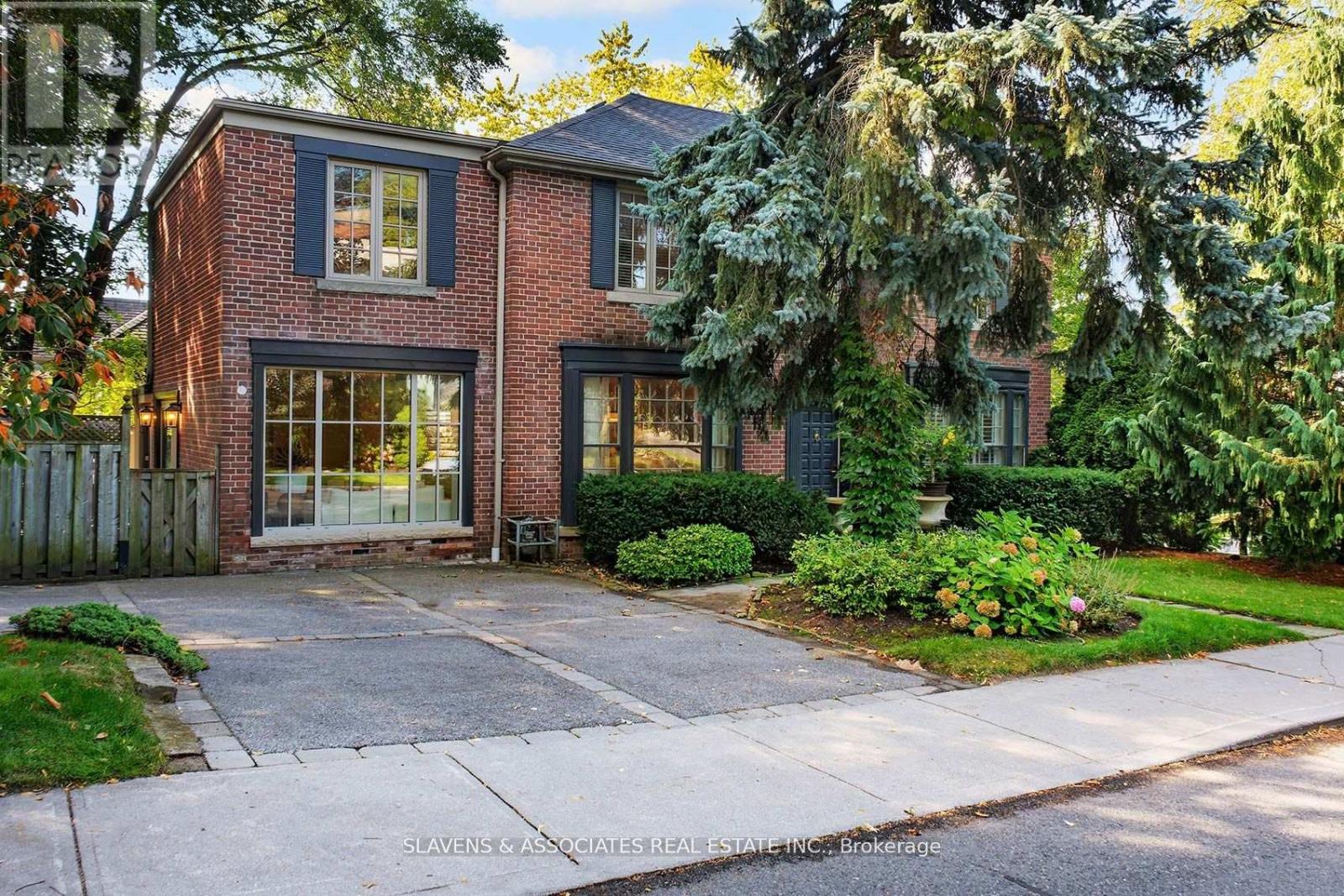 21 WEMBLEY ROAD, Toronto, Ontario