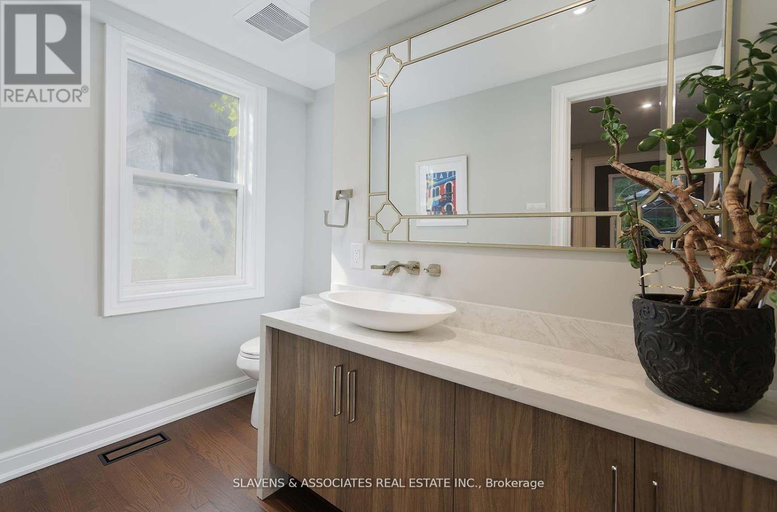 21 Wembley Road, Toronto, Ontario  M6C 2E8 - Photo 16 - C12760858