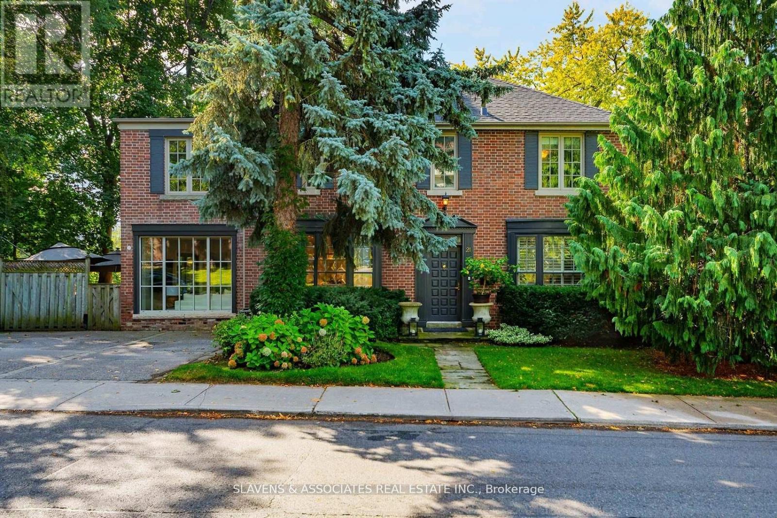 21 Wembley Road, Toronto, Ontario  M6C 2E8 - Photo 2 - C12760858