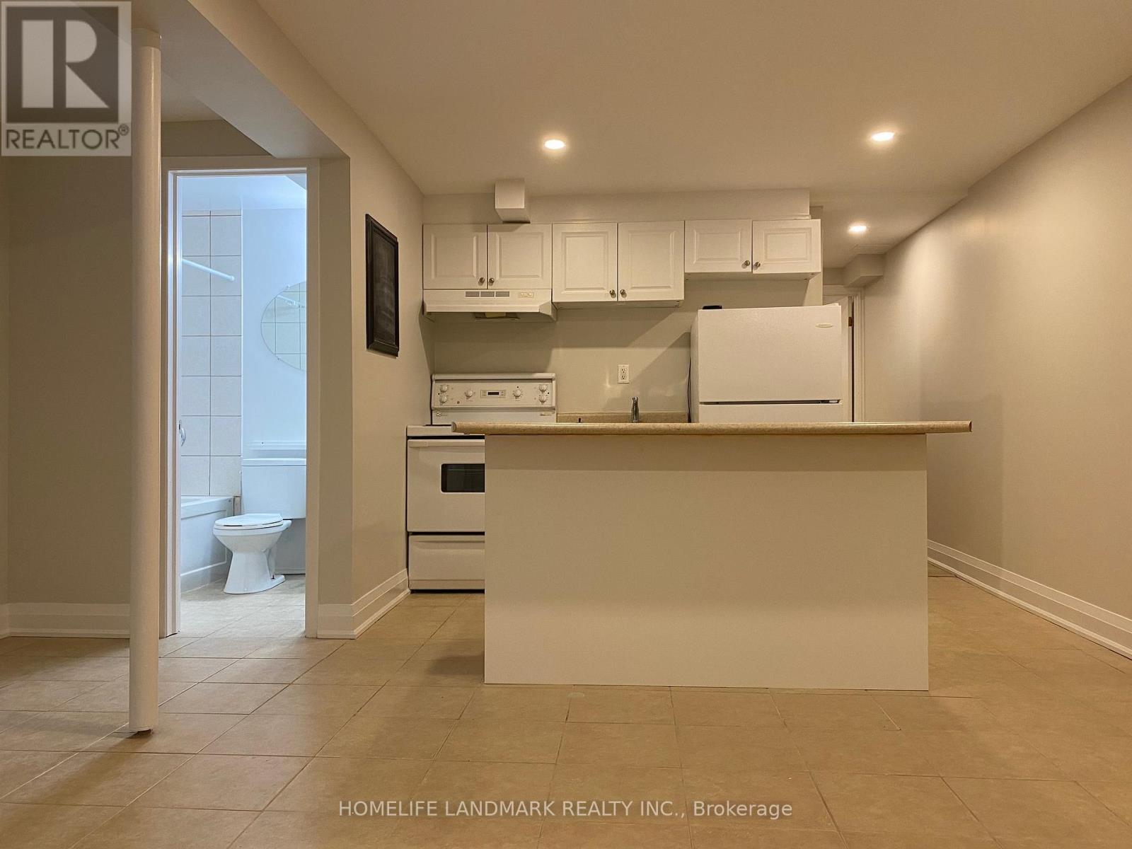 Bsmt - 55 Leacock Crescent, Toronto, Ontario  M3B 1N8 - Photo 7 - C12760860