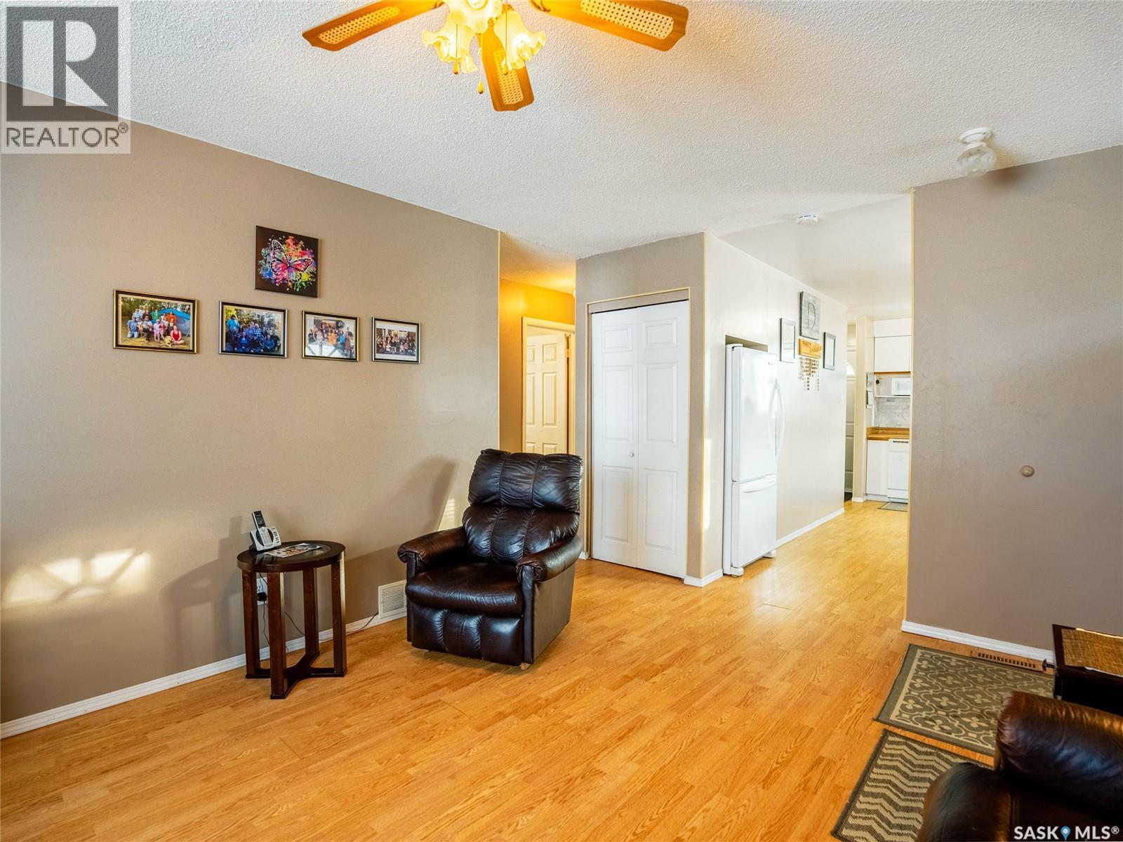 318 Forsyth Crescent, Regina, Saskatchewan  S4R 5L5 - Photo 5 - SK027936