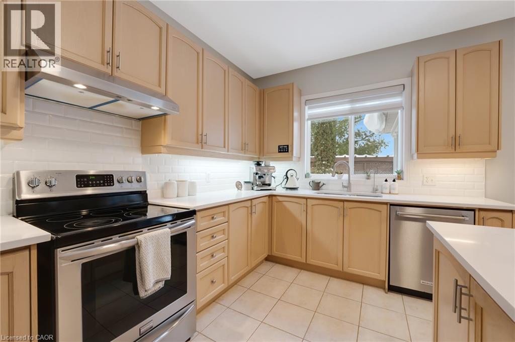 533 Woodfield Court, Kitchener, Ontario  N2P 2S8 - Photo 8 - 40802936