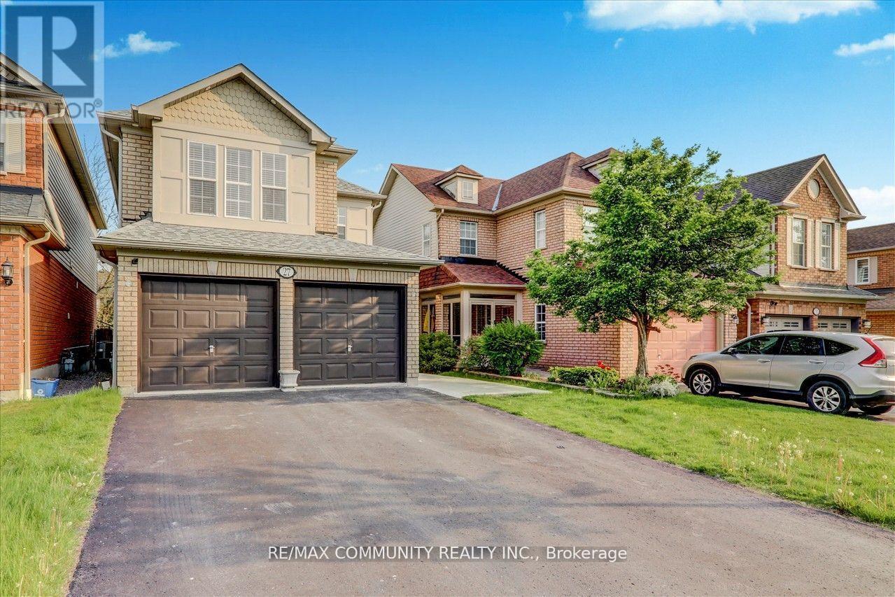 27 Merchant Avenue, Whitby, Ontario  L1P 1S2 - Photo 3 - E12760862