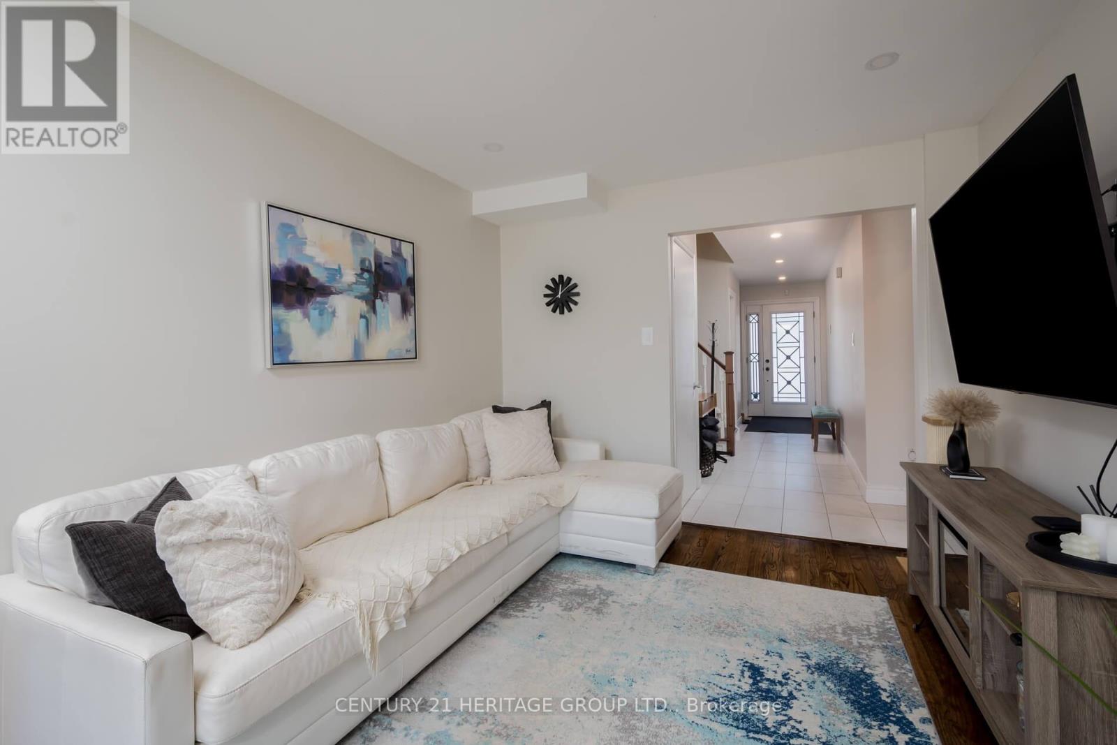 13 Michael Drive E, Richmond Hill, Ontario  L4C 5W6 - Photo 6 - N12760906