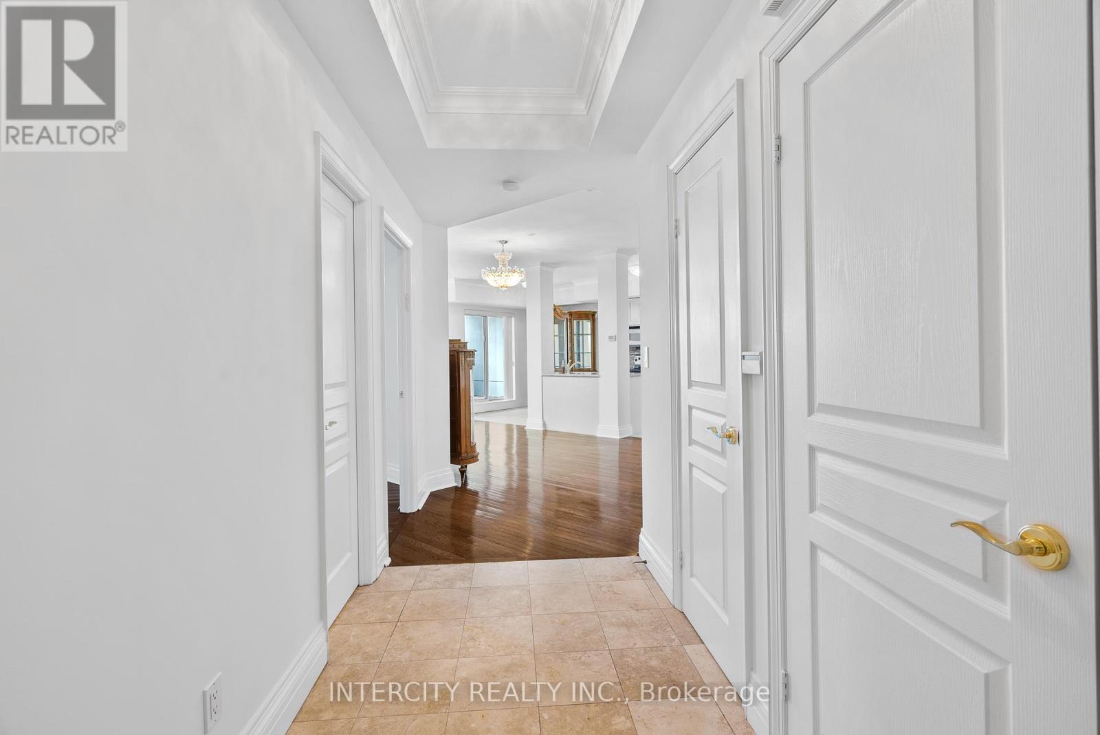 607 - 1 Cordoba Drive, Vaughan (Lakeview Estates), Ontario  L4J 8S3 - Photo 6 - N12760916