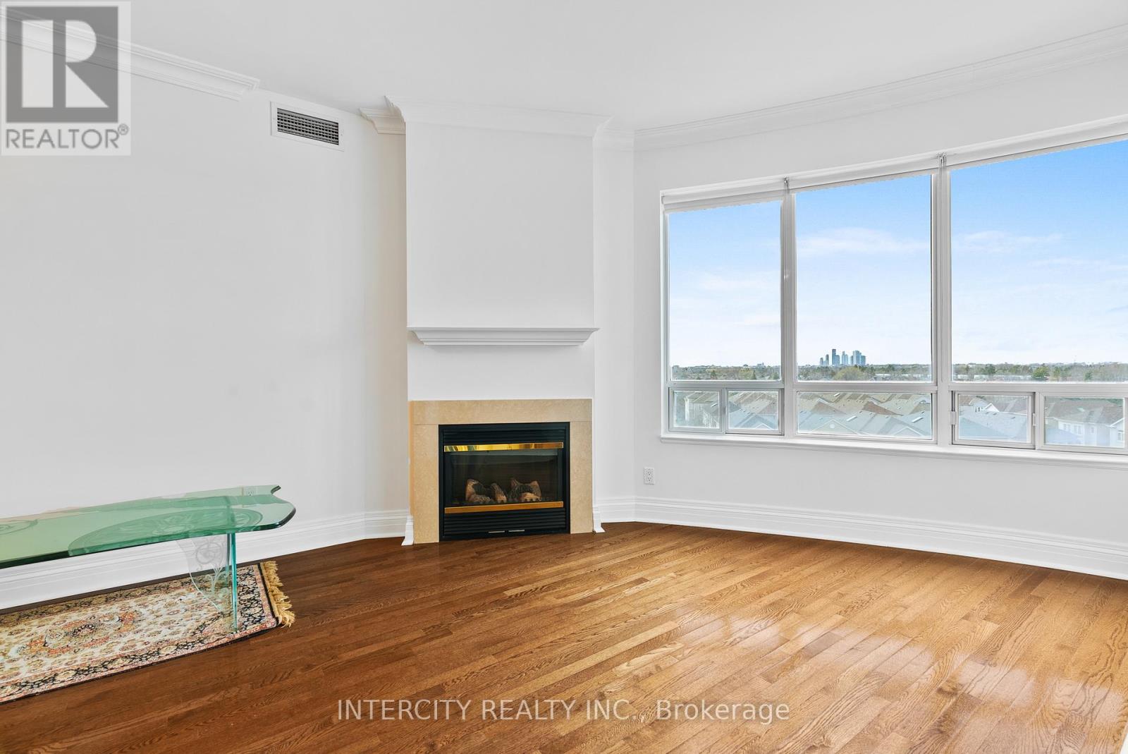 607 - 1 Cordoba Drive, Vaughan (Lakeview Estates), Ontario  L4J 8S3 - Photo 9 - N12760916