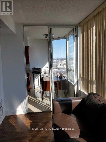 1001 - 120 Promenade Circle, Vaughan (Brownridge), Ontario  L4J 7W9 - Photo 8 - N12760928