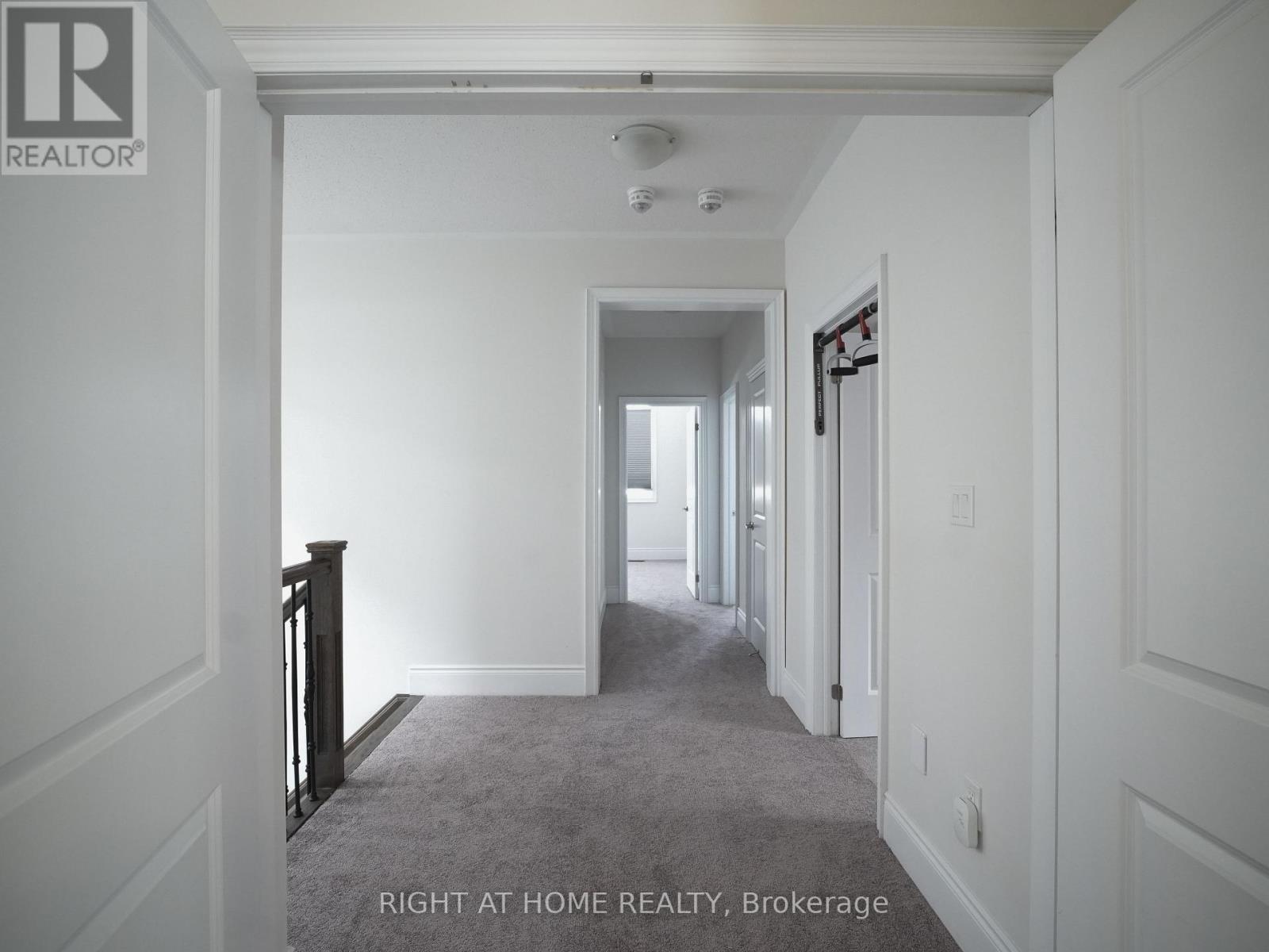 Upper - 30 Alistair Crescent, Vaughan (Kleinburg), Ontario  L4K 4B4 - Photo 10 - N12760940