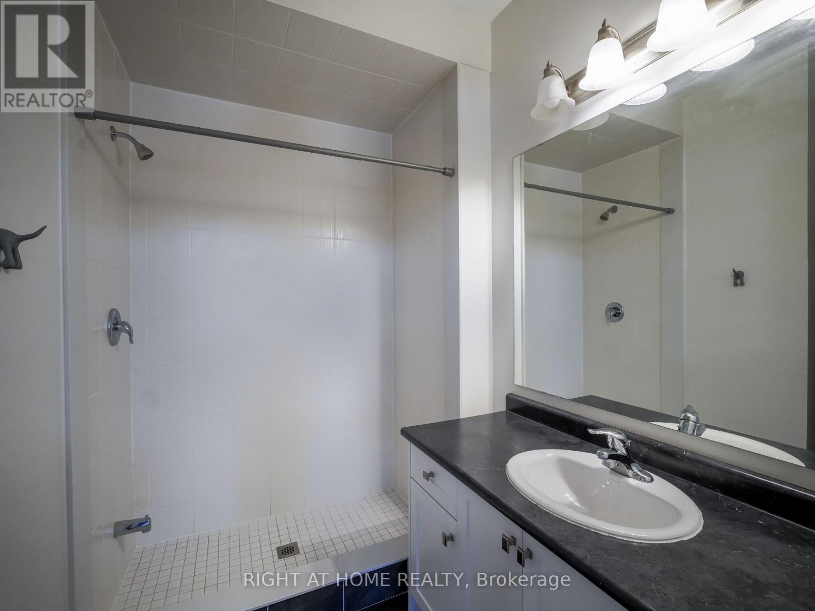 Upper - 30 Alistair Crescent, Vaughan (Kleinburg), Ontario  L4K 4B4 - Photo 22 - N12760940