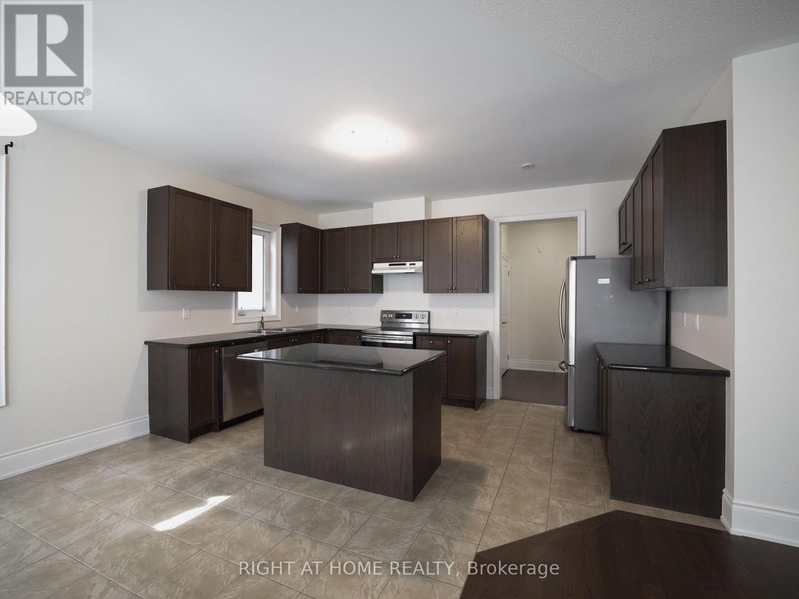 Upper - 30 Alistair Crescent, Vaughan (Kleinburg), Ontario  L4K 4B4 - Photo 31 - N12760940