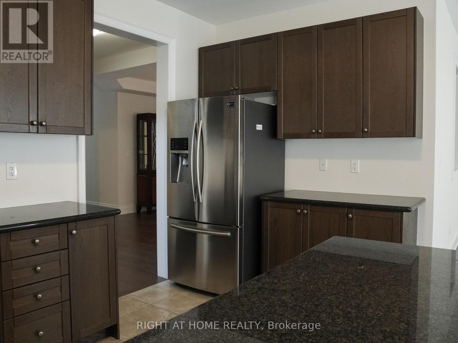 Upper - 30 Alistair Crescent, Vaughan (Kleinburg), Ontario  L4K 4B4 - Photo 4 - N12760940