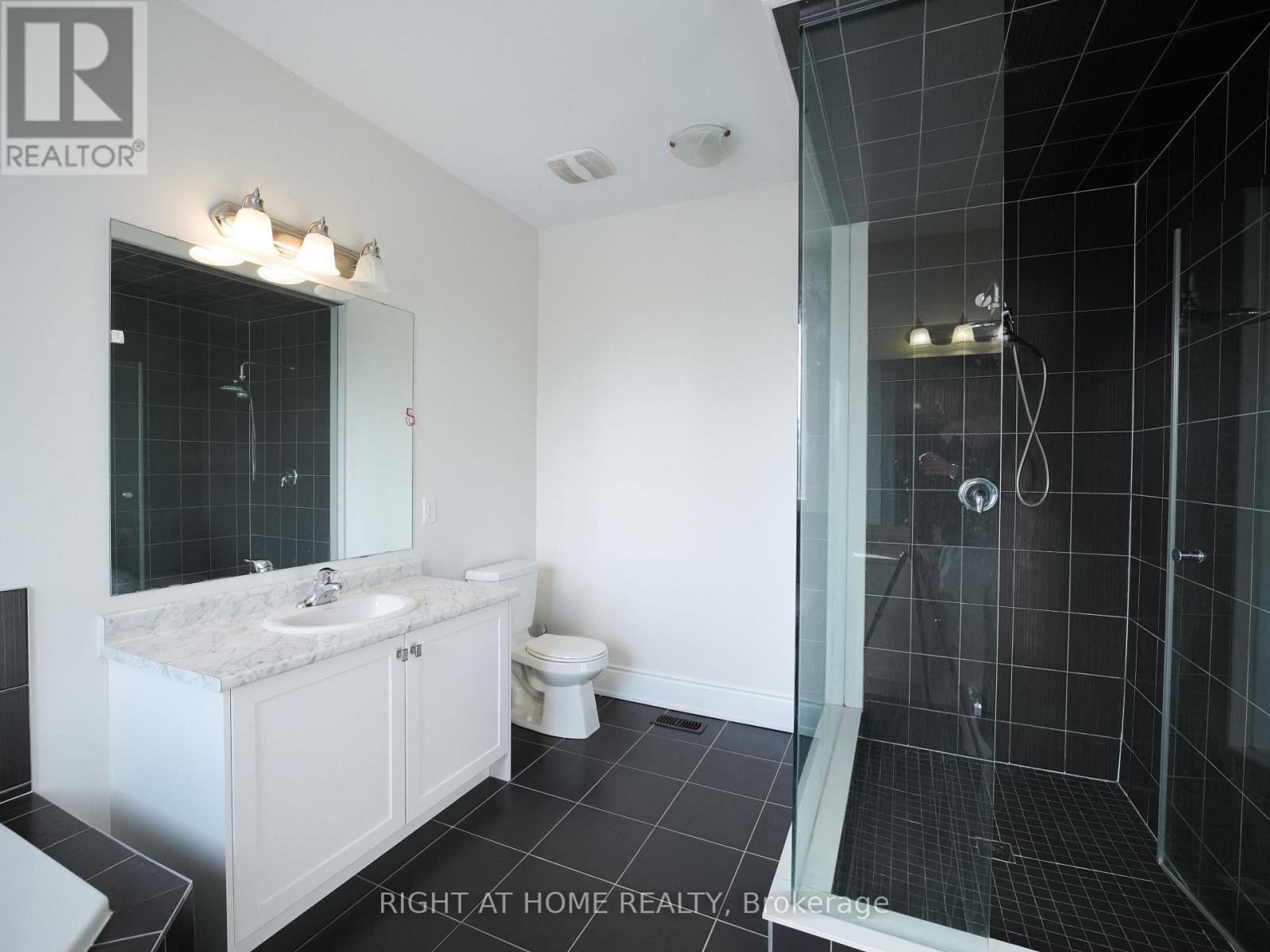 Upper - 30 Alistair Crescent, Vaughan (Kleinburg), Ontario  L4K 4B4 - Photo 7 - N12760940