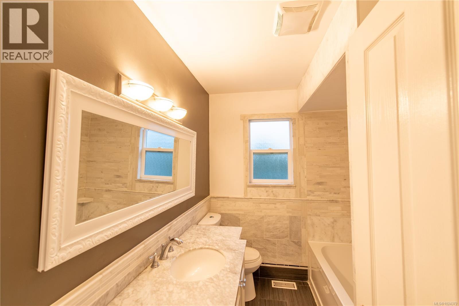 532 Bowlsby Pl, Victoria, British Columbia  V9A 4C7 - Photo 20 - 1024372