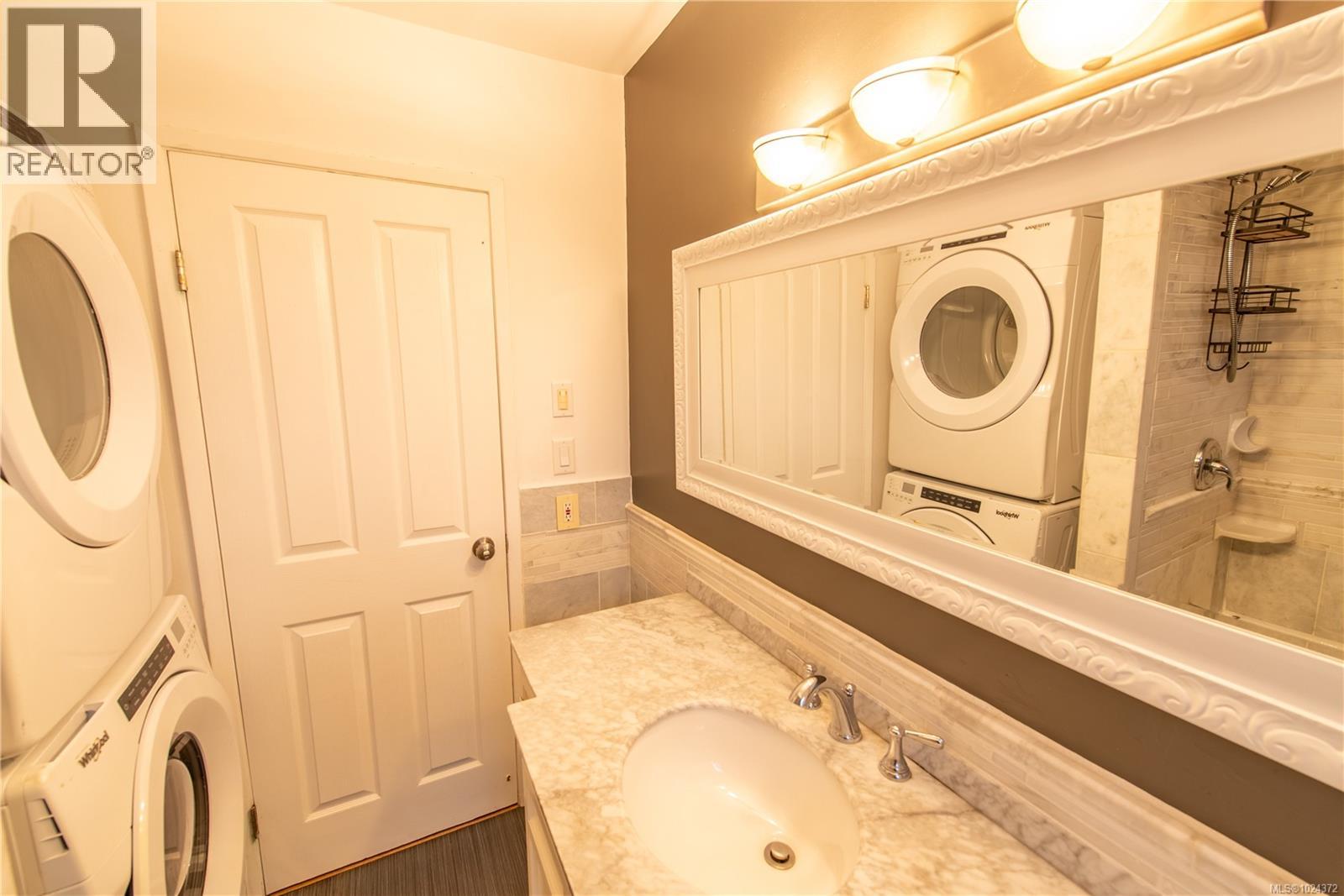 532 Bowlsby Pl, Victoria, British Columbia  V9A 4C7 - Photo 21 - 1024372