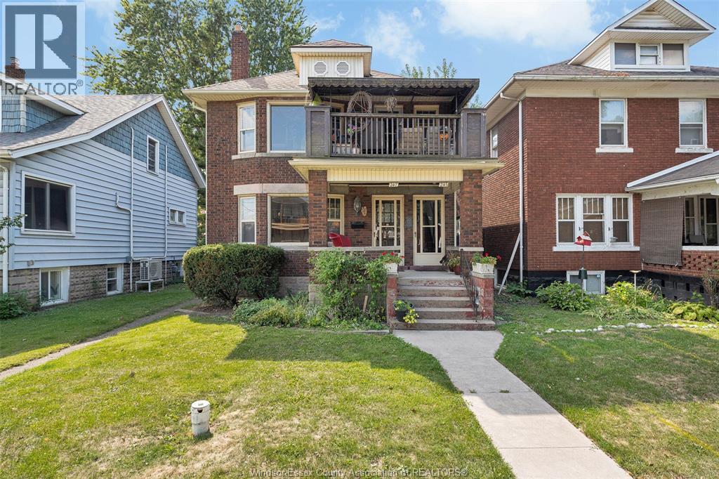 MLS# 26002649: 245-247 MCEWAN, Windsor, Canada