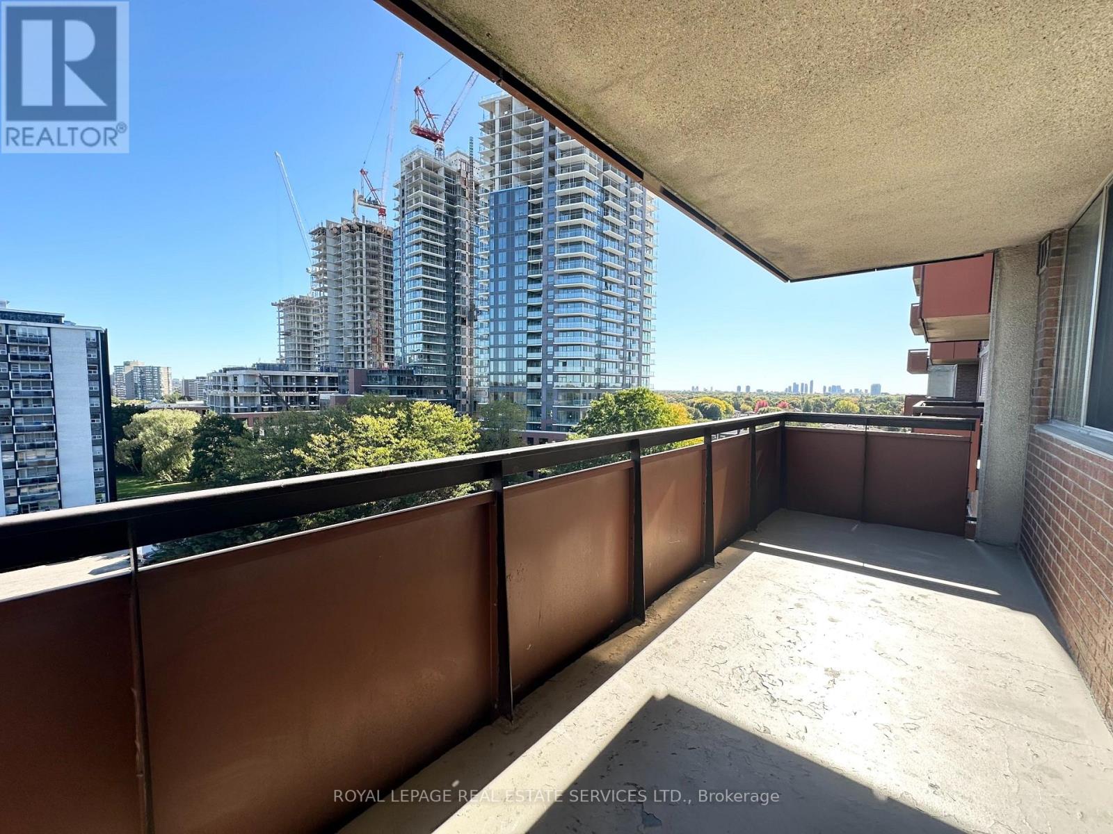 811 - 165 La Rose Avenue, Toronto, Ontario  M9P 3S9 - Photo 15 - W12760782