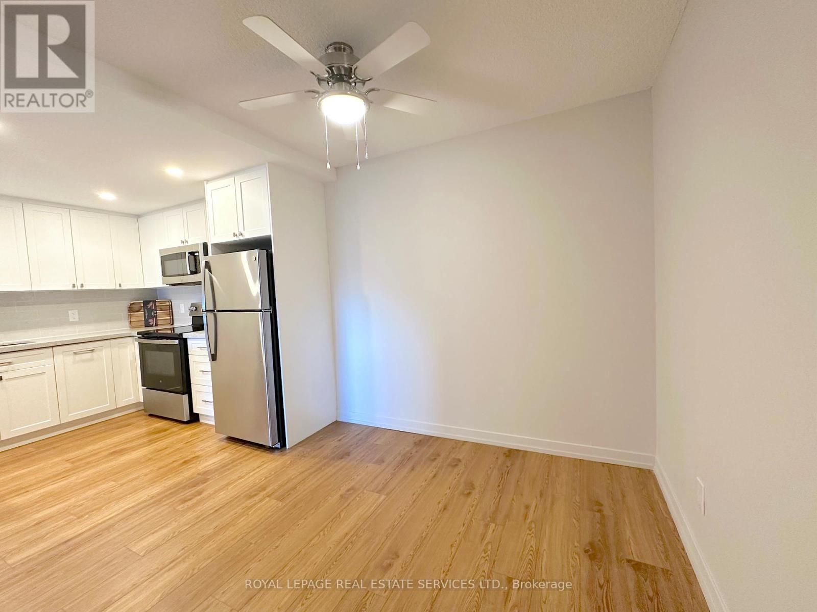 811 - 165 La Rose Avenue, Toronto, Ontario  M9P 3S9 - Photo 6 - W12760782