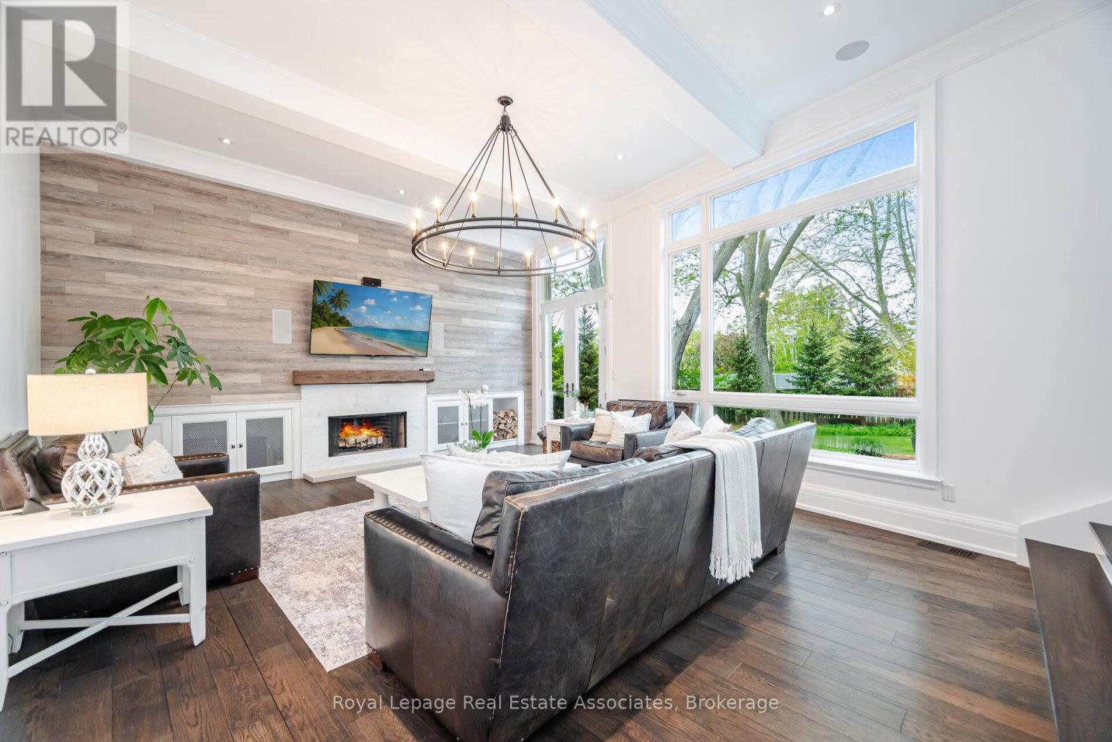 157 Dianne Avenue, Oakville, Ontario  L6J 4G8 - Photo 17 - W12760834