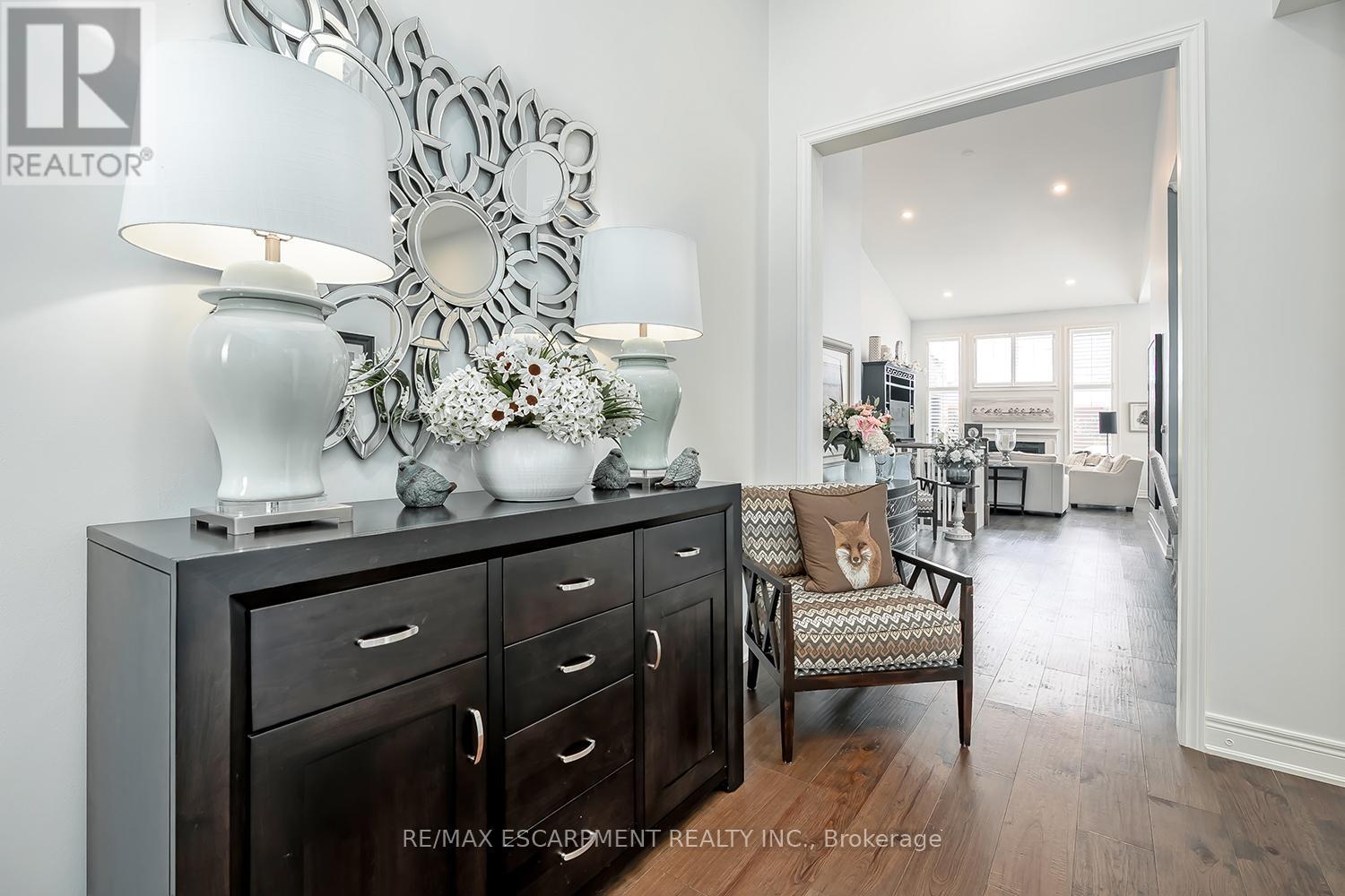 4252 Sarazen Drive, Burlington, Ontario  L7M 4Z2 - Photo 6 - W12760848