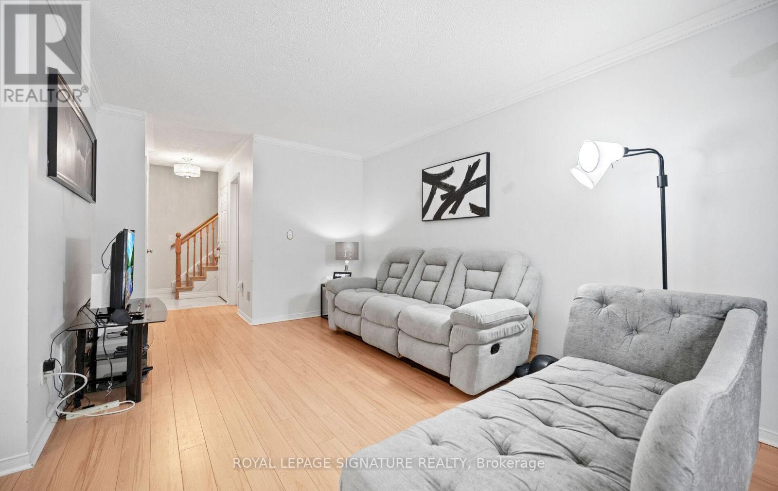 3 Lancewood Crescent, Brampton (Queen Street Corridor), Ontario  L6S 5Y6 - Photo 10 - W12760868