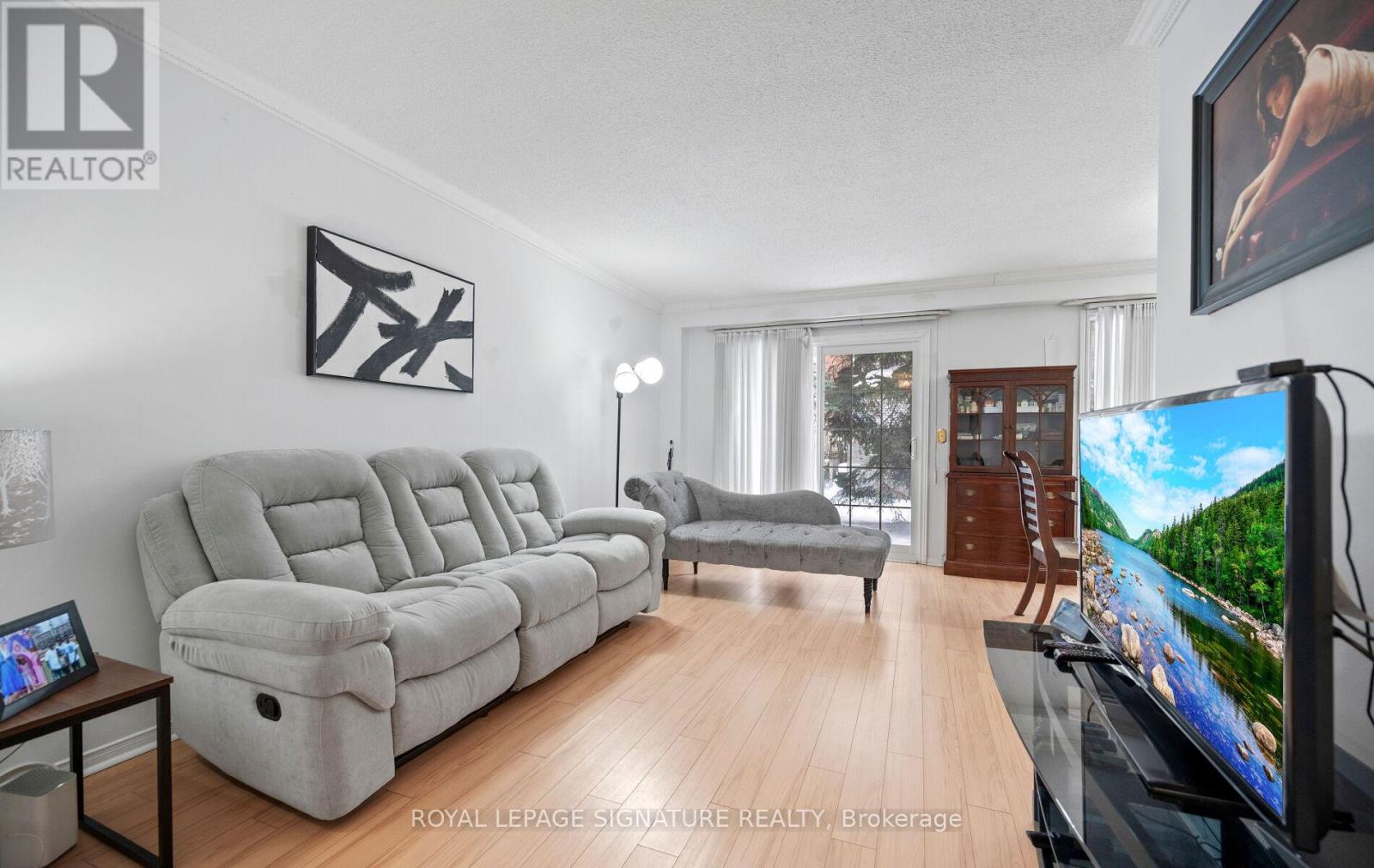 3 Lancewood Crescent, Brampton (Queen Street Corridor), Ontario  L6S 5Y6 - Photo 7 - W12760868