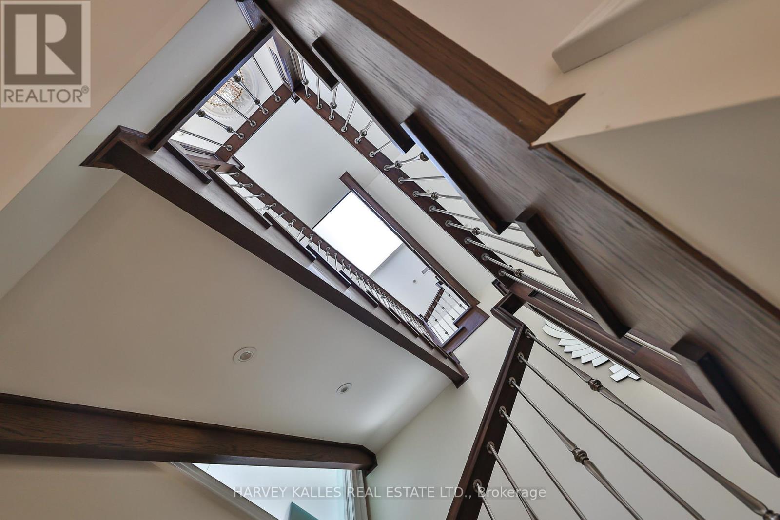 318 Maple Leaf Drive, Toronto (Maple Leaf), Ontario  M6L 1P6 - Photo 18 - W12760892