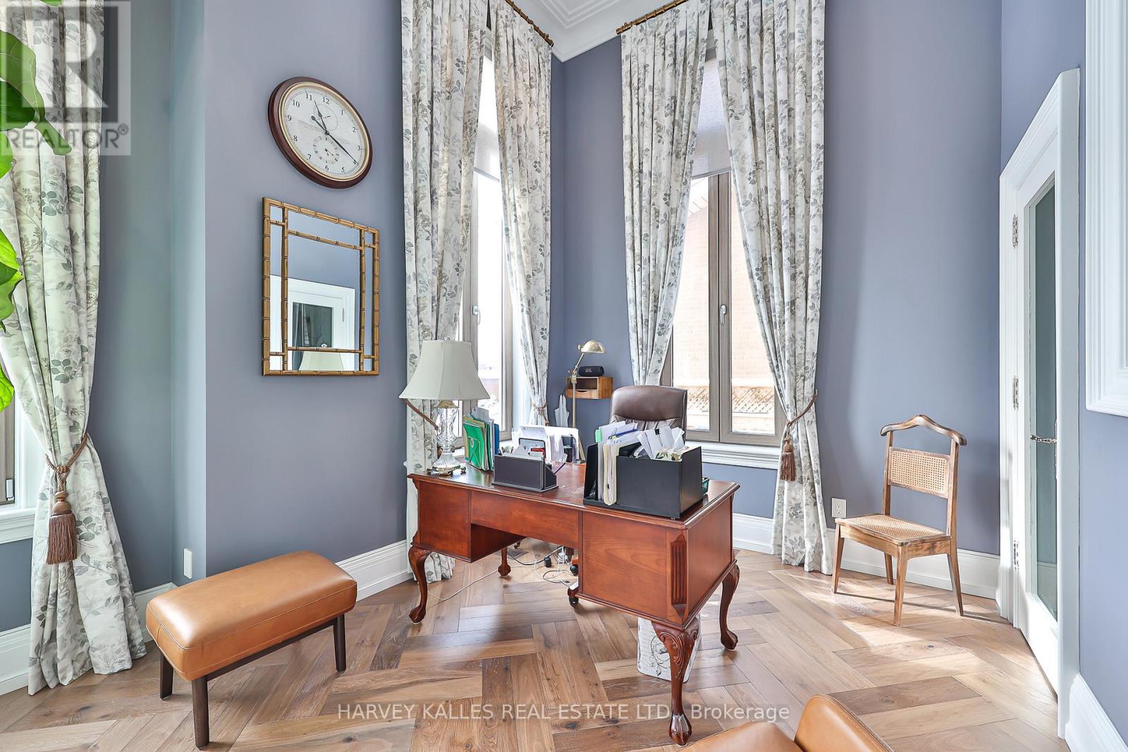 318 Maple Leaf Drive, Toronto (Maple Leaf), Ontario  M6L 1P6 - Photo 3 - W12760892