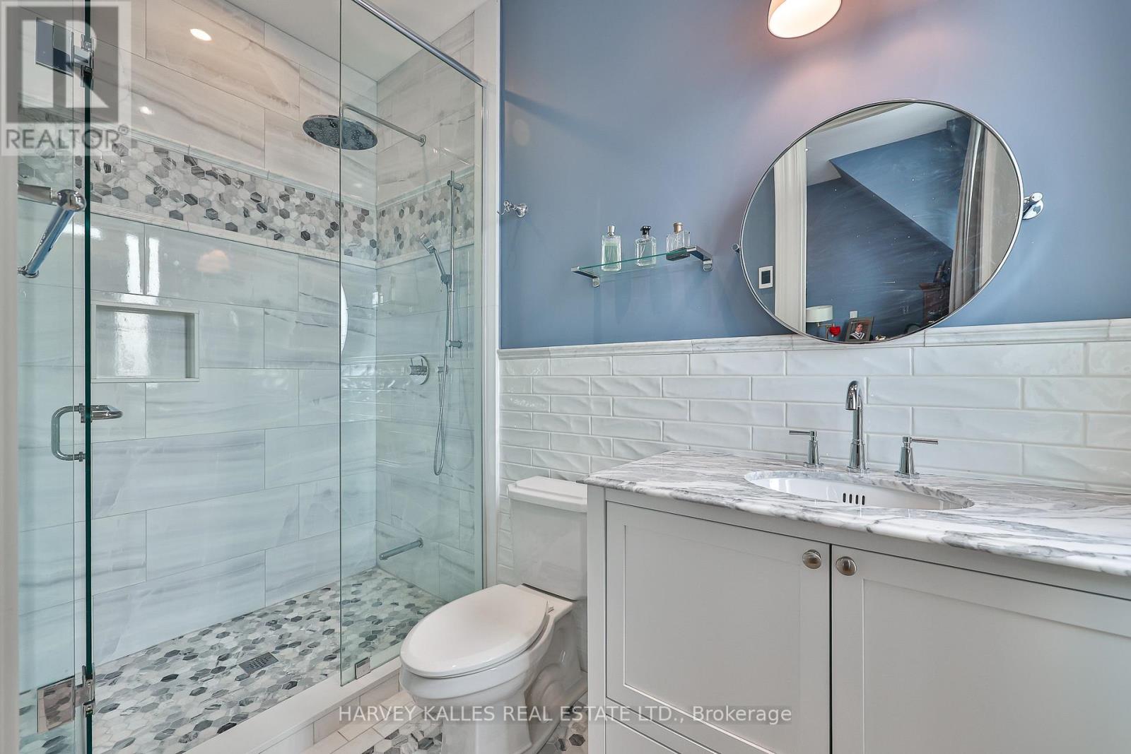 318 Maple Leaf Drive, Toronto (Maple Leaf), Ontario  M6L 1P6 - Photo 33 - W12760892