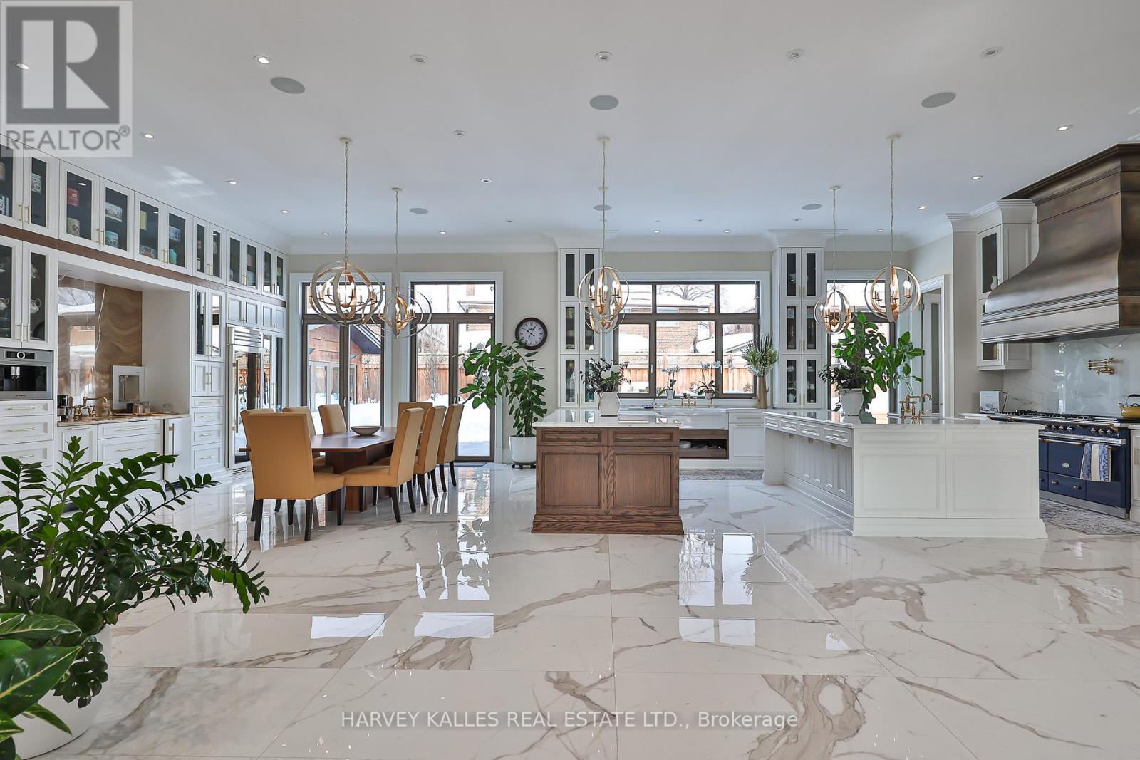 318 Maple Leaf Drive, Toronto (Maple Leaf), Ontario  M6L 1P6 - Photo 6 - W12760892