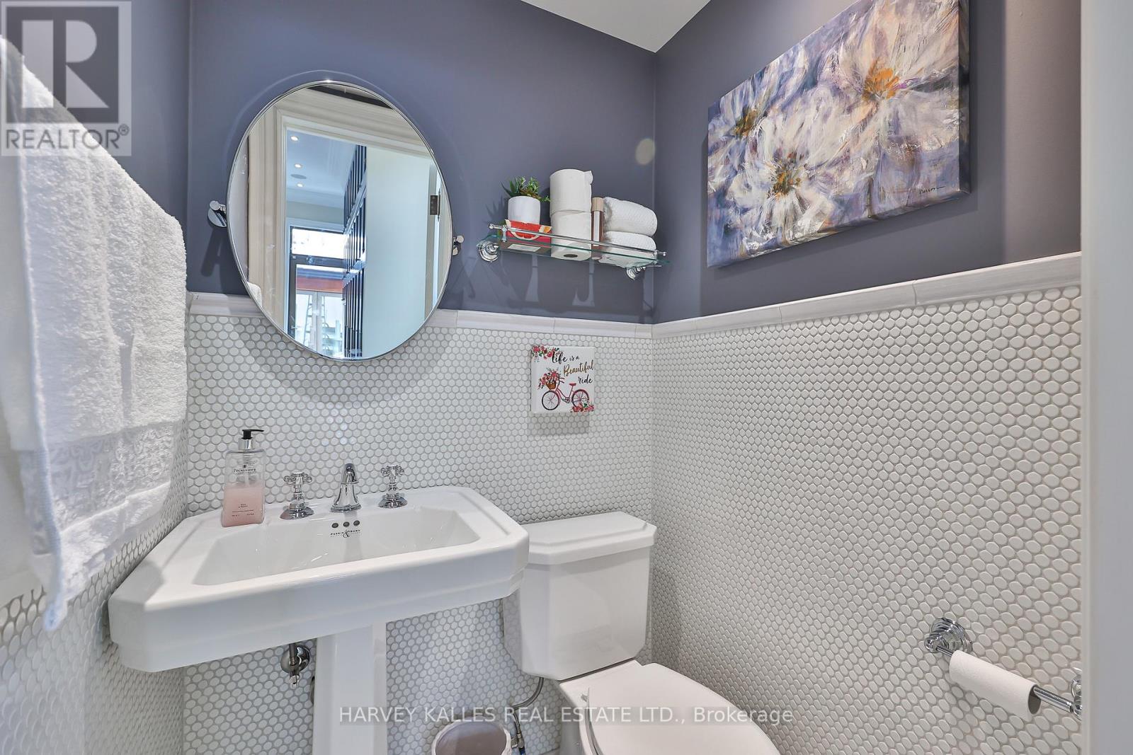 318 Maple Leaf Drive, Toronto (Maple Leaf), Ontario  M6L 1P6 - Photo 8 - W12760892