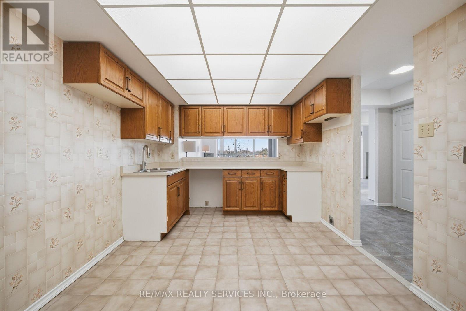 302 - 320 Mill Street S, Brampton, Ontario  L6Y 3V2 - Photo 12 - W12760920