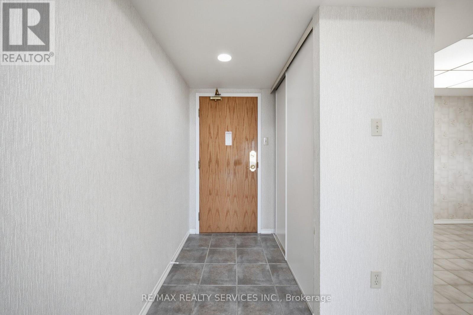 302 - 320 Mill Street S, Brampton, Ontario  L6Y 3V2 - Photo 6 - W12760920