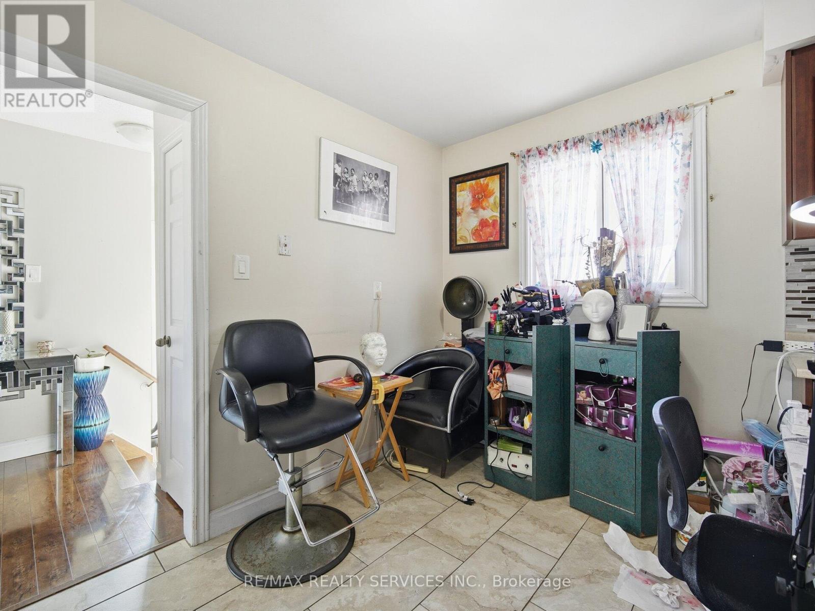 8 Deerpark Crescent, Brampton, Ontario  L6X 2T7 - Photo 24 - W12760932