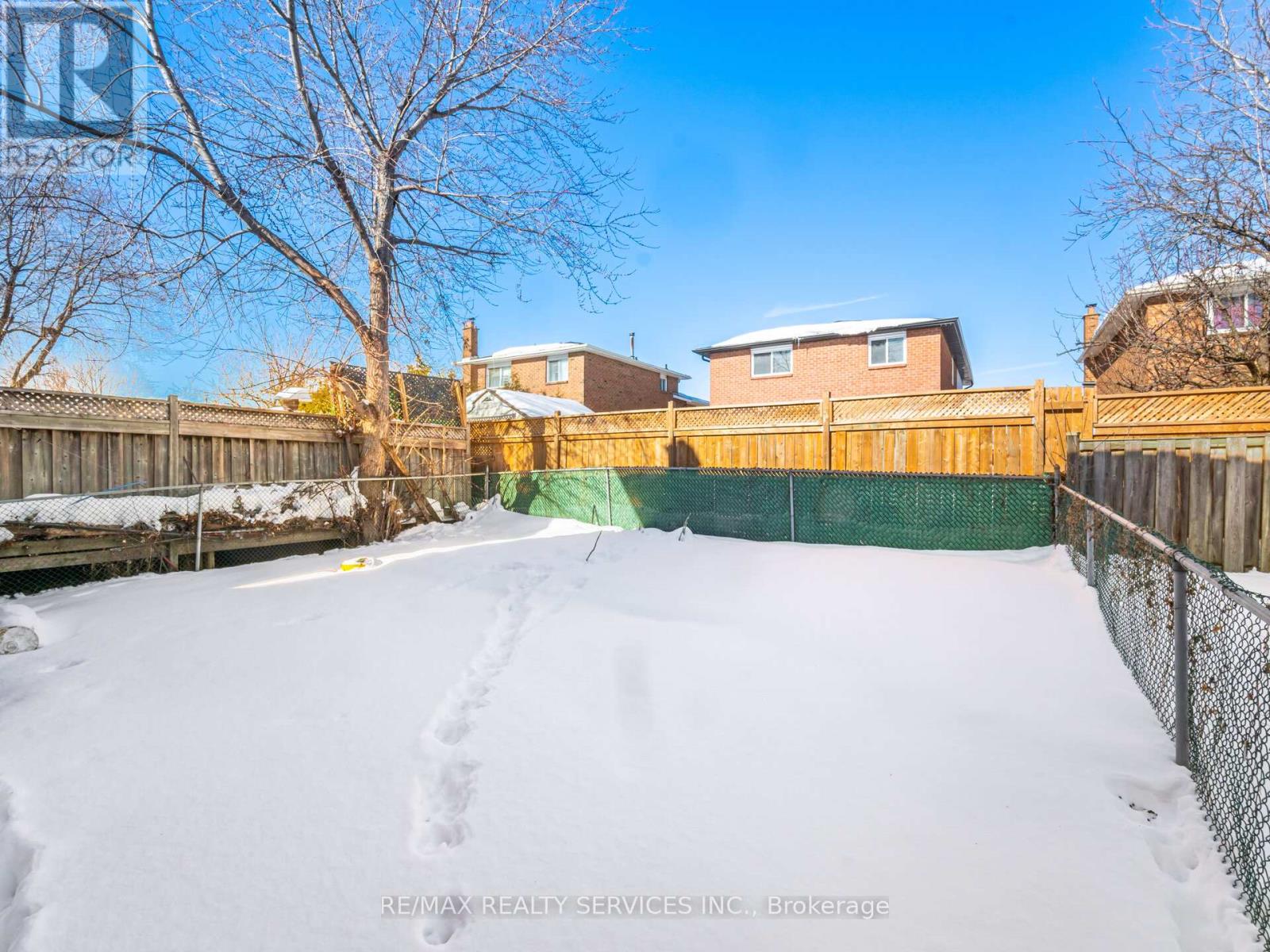 8 Deerpark Crescent, Brampton, Ontario  L6X 2T7 - Photo 48 - W12760932