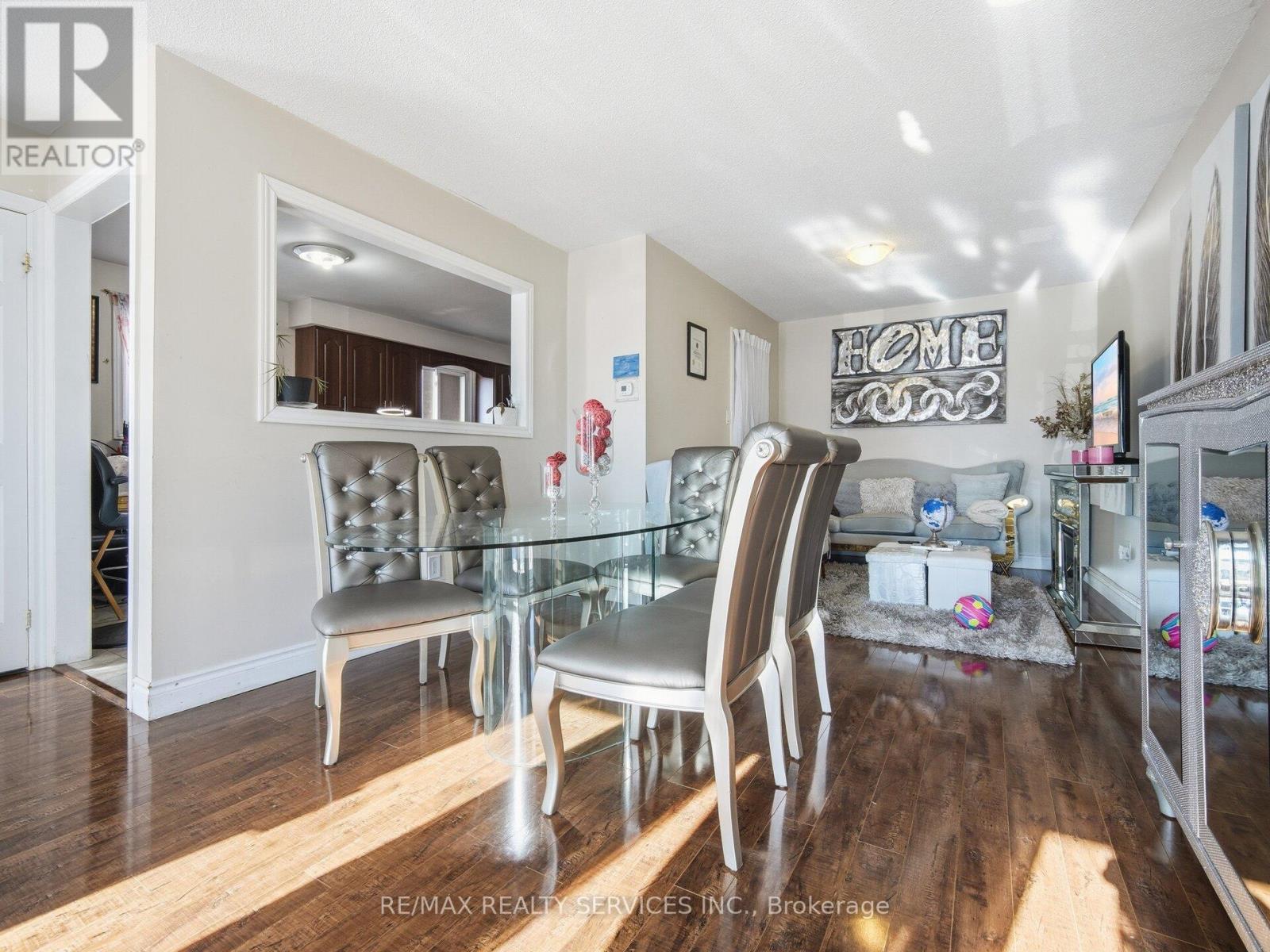 8 Deerpark Crescent, Brampton, Ontario  L6X 2T7 - Photo 9 - W12760932