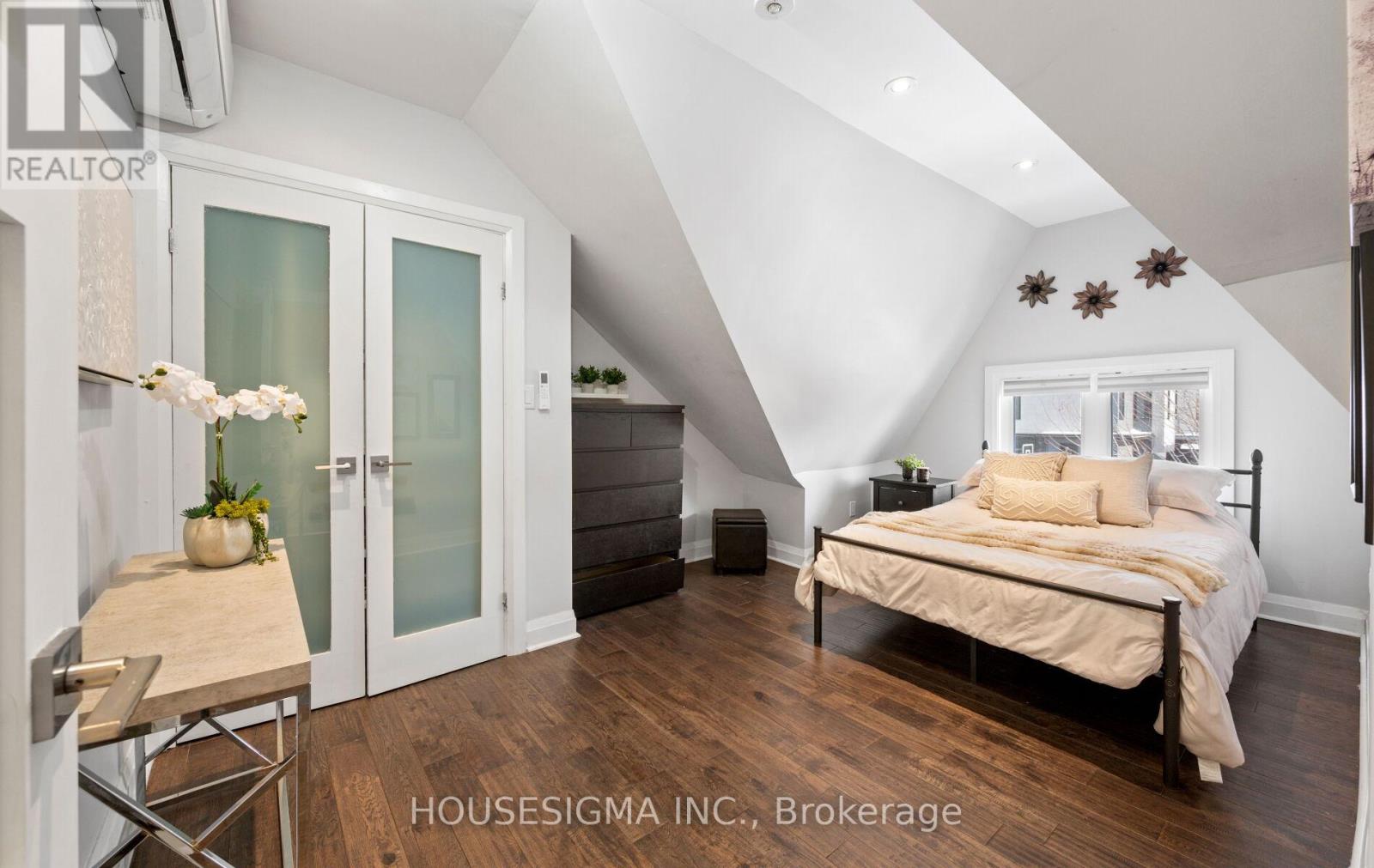 4 Parker Avenue, Toronto, Ontario  M8Z 4L5 - Photo 28 - W12760938