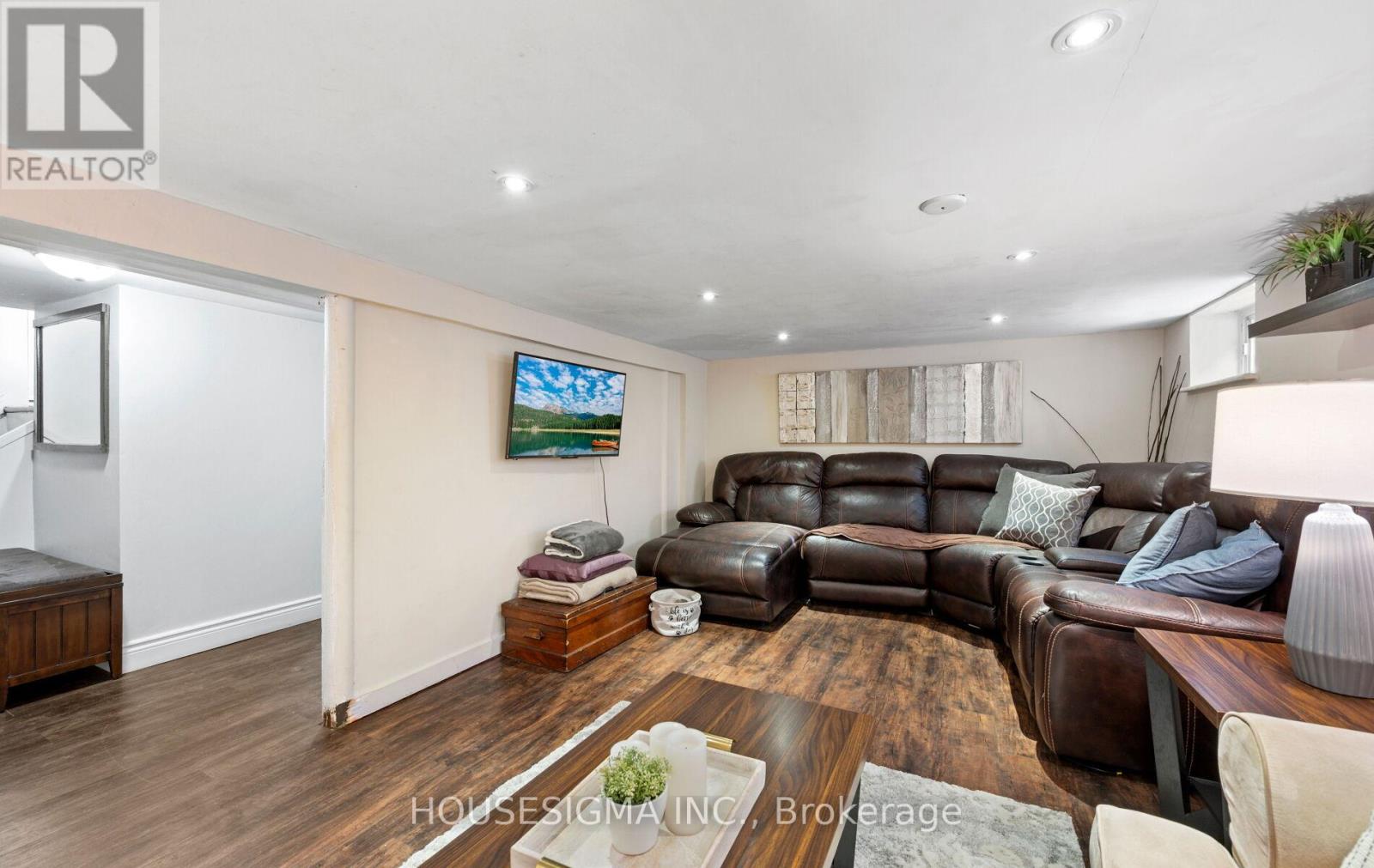 4 Parker Avenue, Toronto, Ontario  M8Z 4L5 - Photo 35 - W12760938