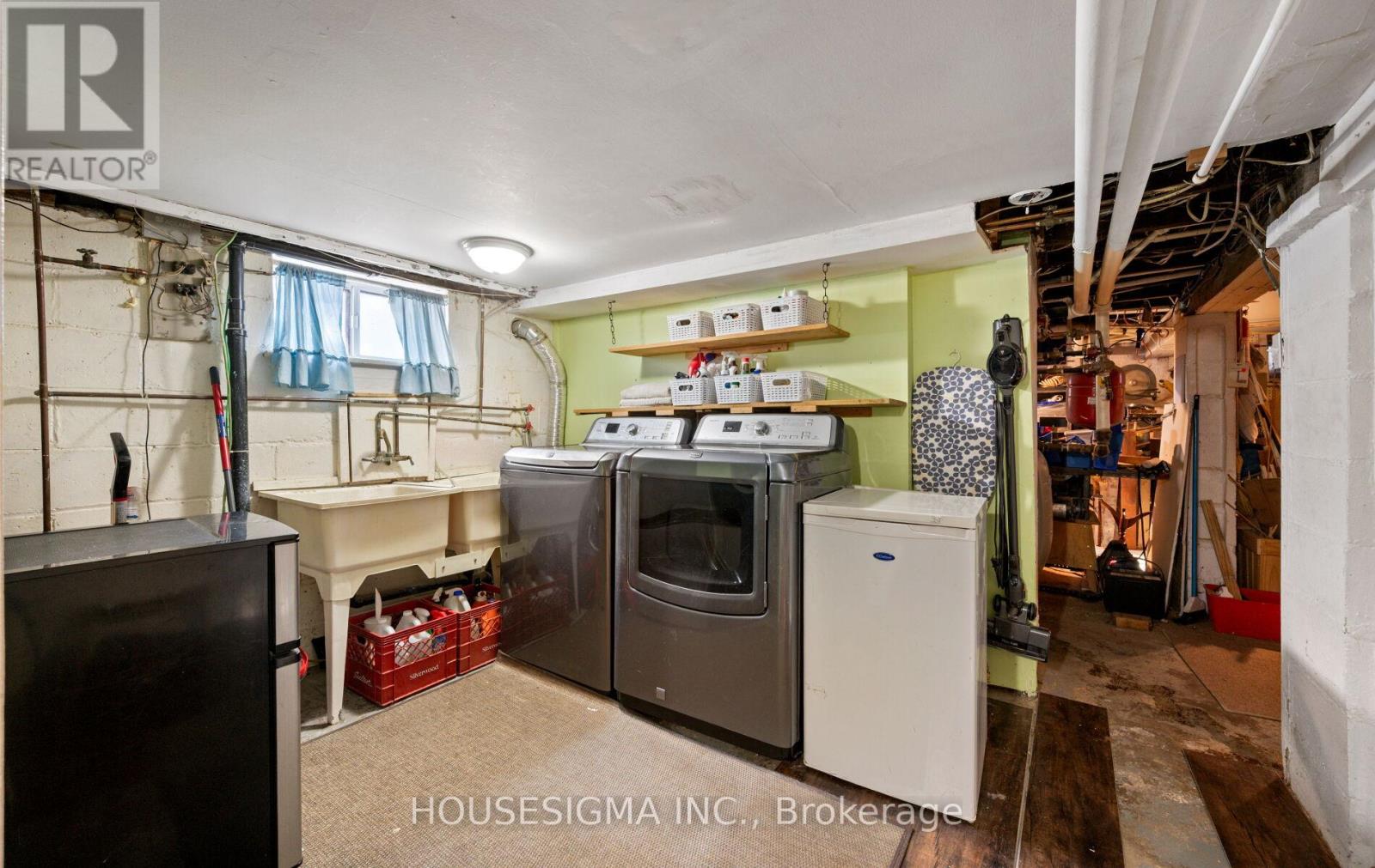 4 Parker Avenue, Toronto, Ontario  M8Z 4L5 - Photo 38 - W12760938