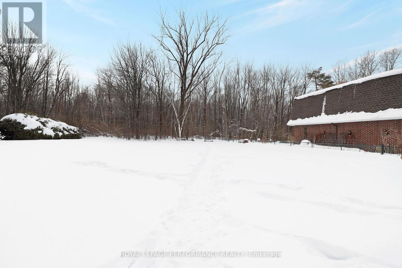 81 C Glen Park Drive, Ottawa, Ontario  K1B 3Z1 - Photo 28 - X12760936