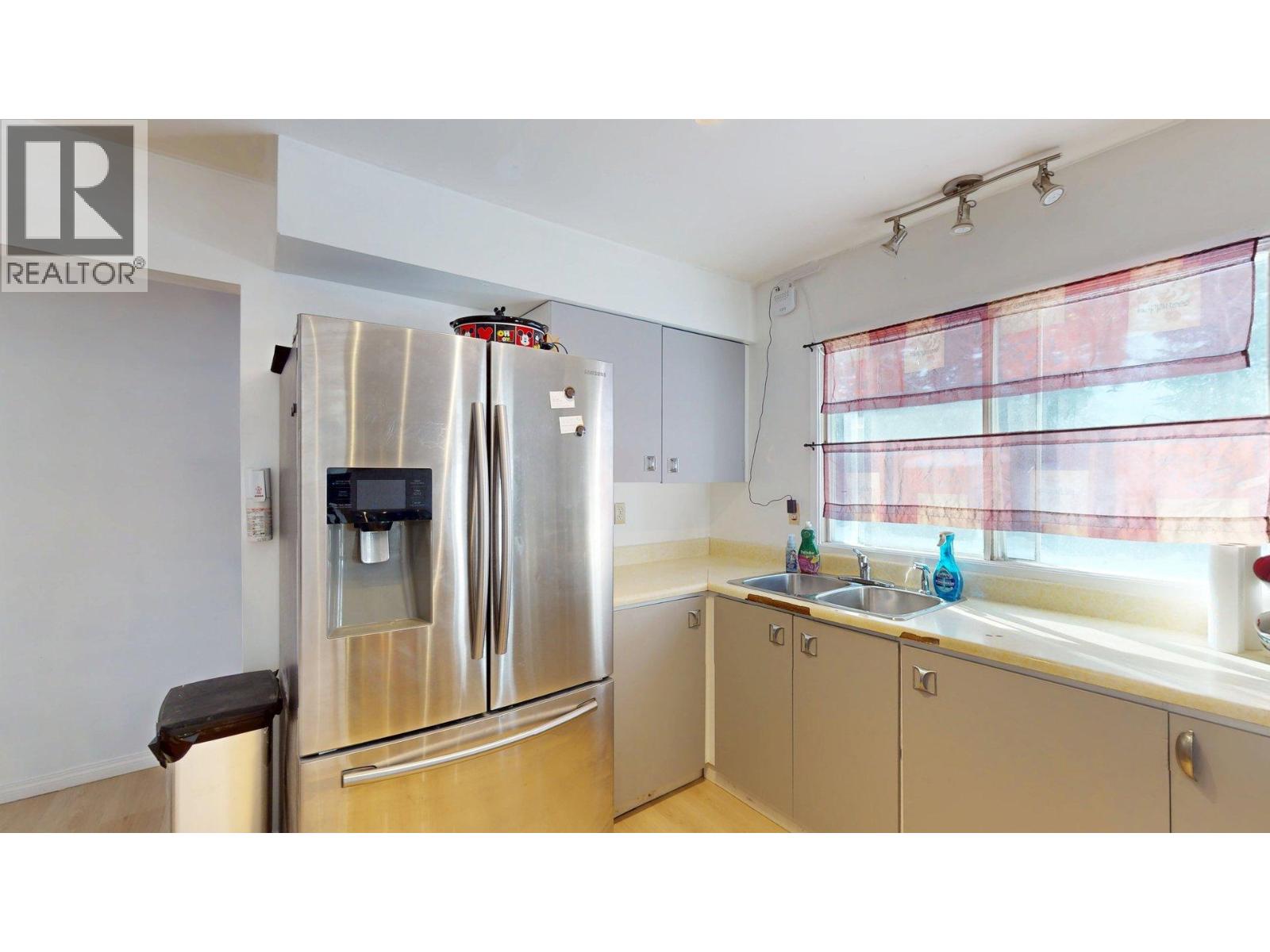 1315 Alpine Drive, Elkford, British Columbia  V0B 1H0 - Photo 12 - 10373048