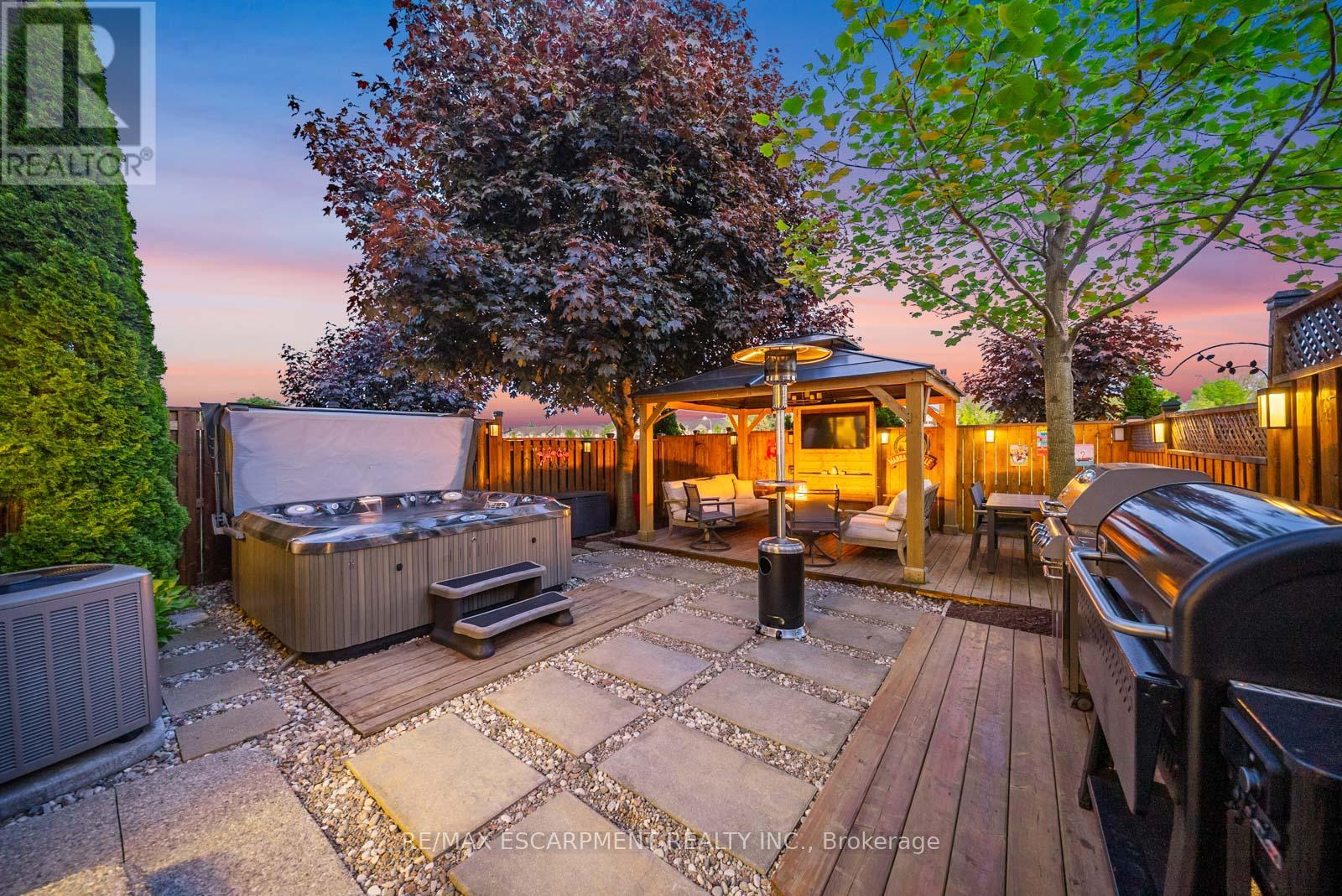 16 Olivia Place, Hamilton, Ontario  L9K 1R3 - Photo 38 - X12760894