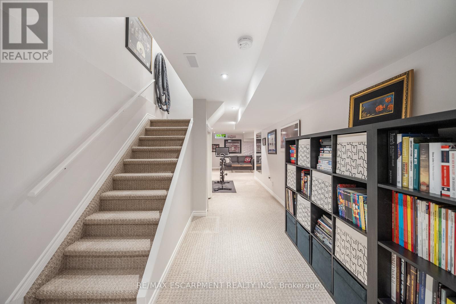 16 Olivia Place, Hamilton, Ontario  L9K 1R3 - Photo 5 - X12760894