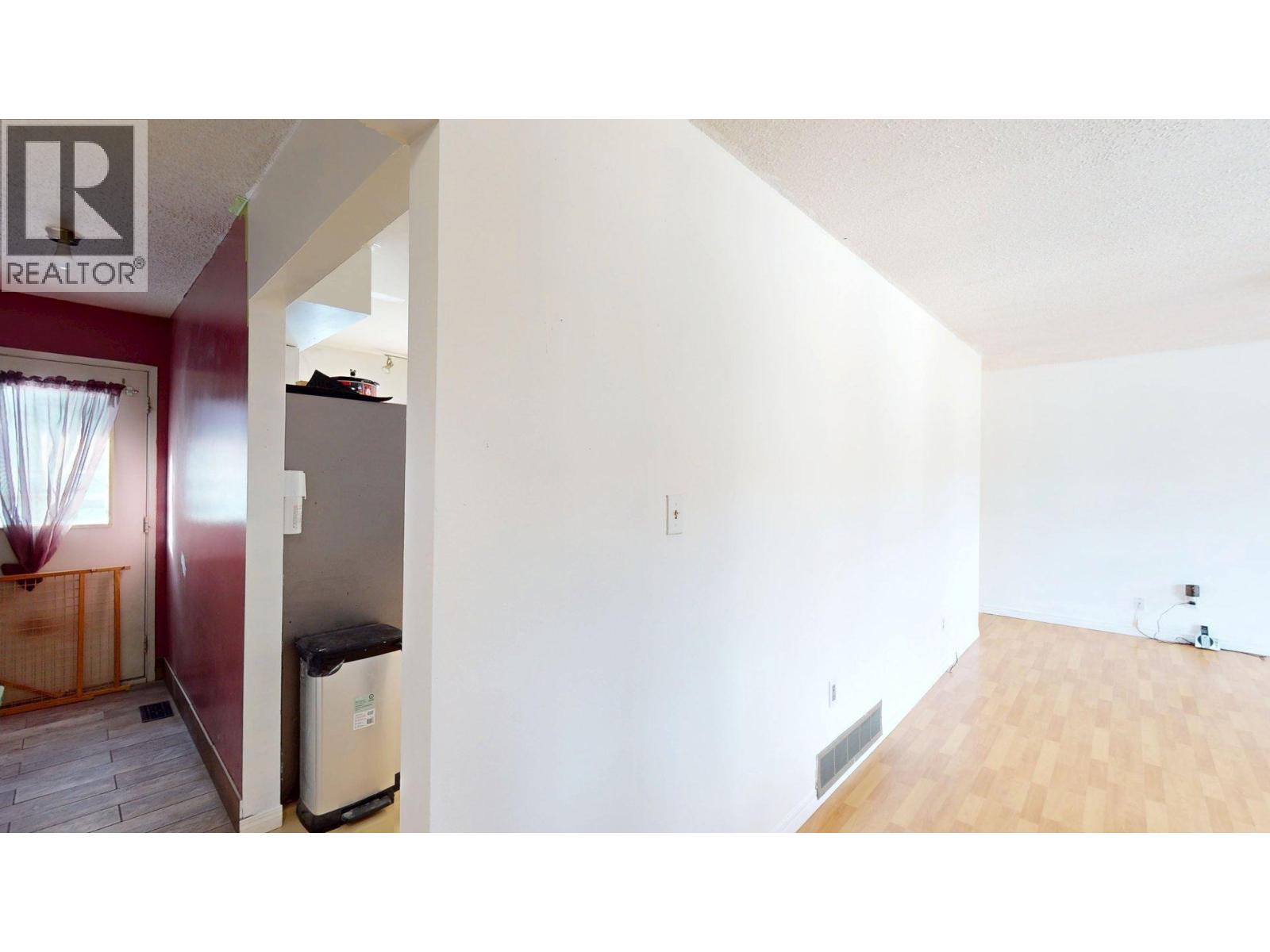 1315 Alpine Drive, Elkford, British Columbia  V0B 1H0 - Photo 17 - 10373048