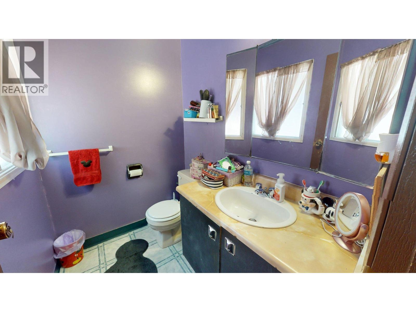 1315 Alpine Drive, Elkford, British Columbia  V0B 1H0 - Photo 27 - 10373048