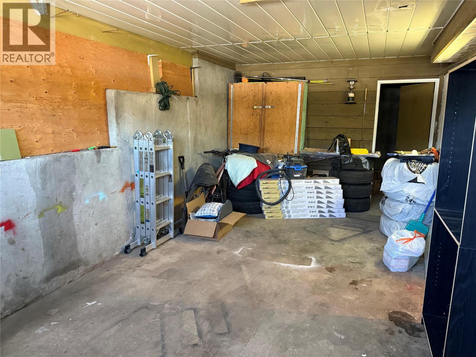 1315 Alpine Drive, Elkford, British Columbia  V0B 1H0 - Photo 37 - 10373048